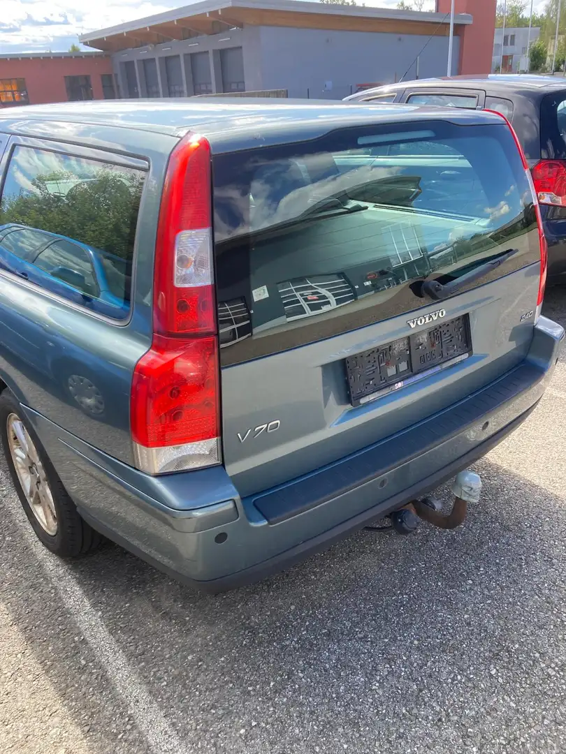 Volvo V70 V70 2,4D Aut. - A/285 Grün - 2