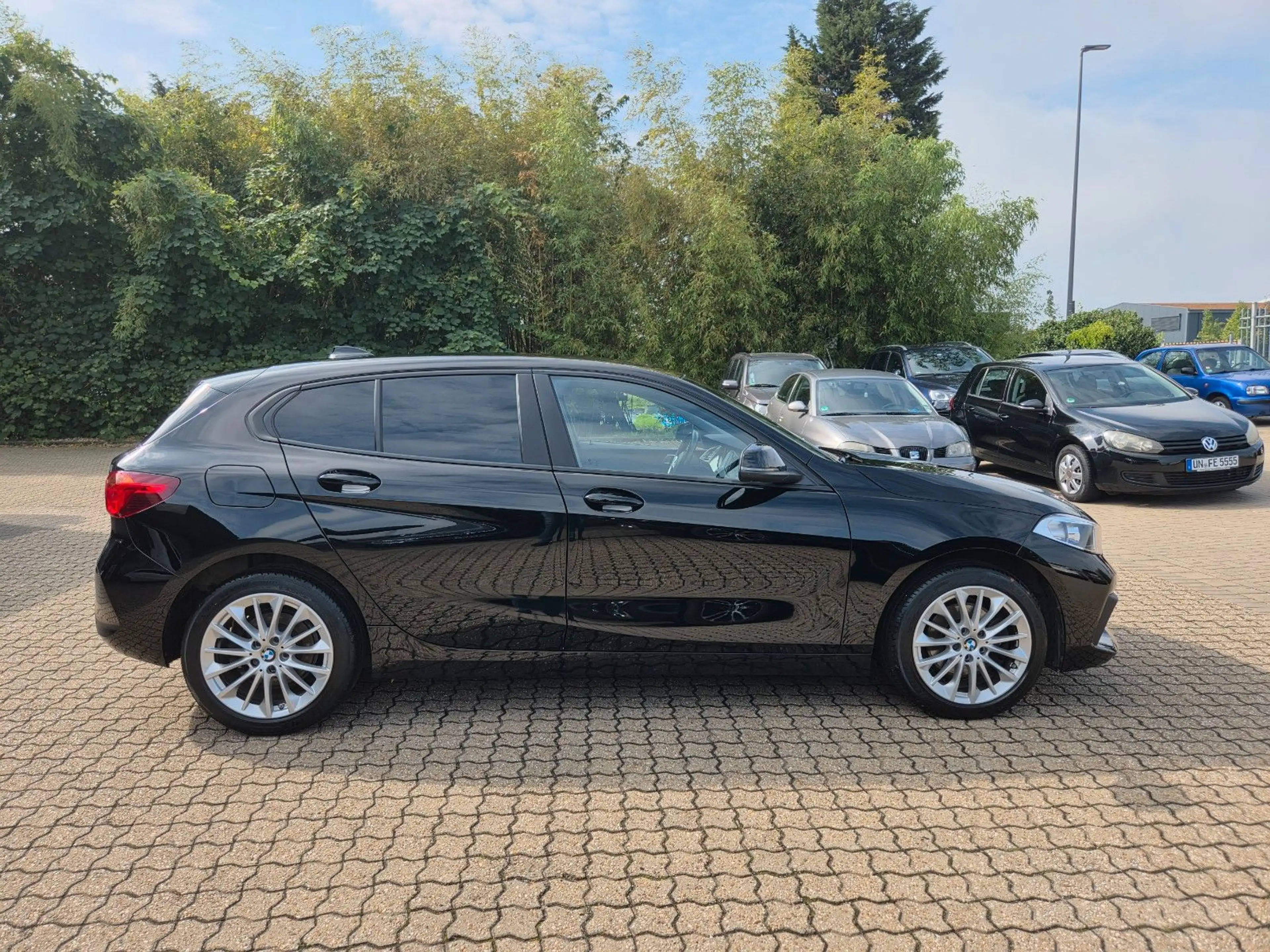 BMW 118 i Advantage Navi PDC... — photo 10