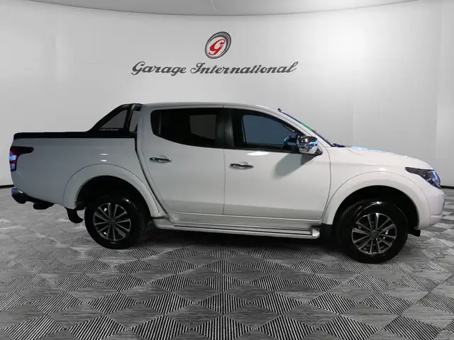 Mitsubishi L200 2.4 DI-D Double Cab INTENSE Navi MGN