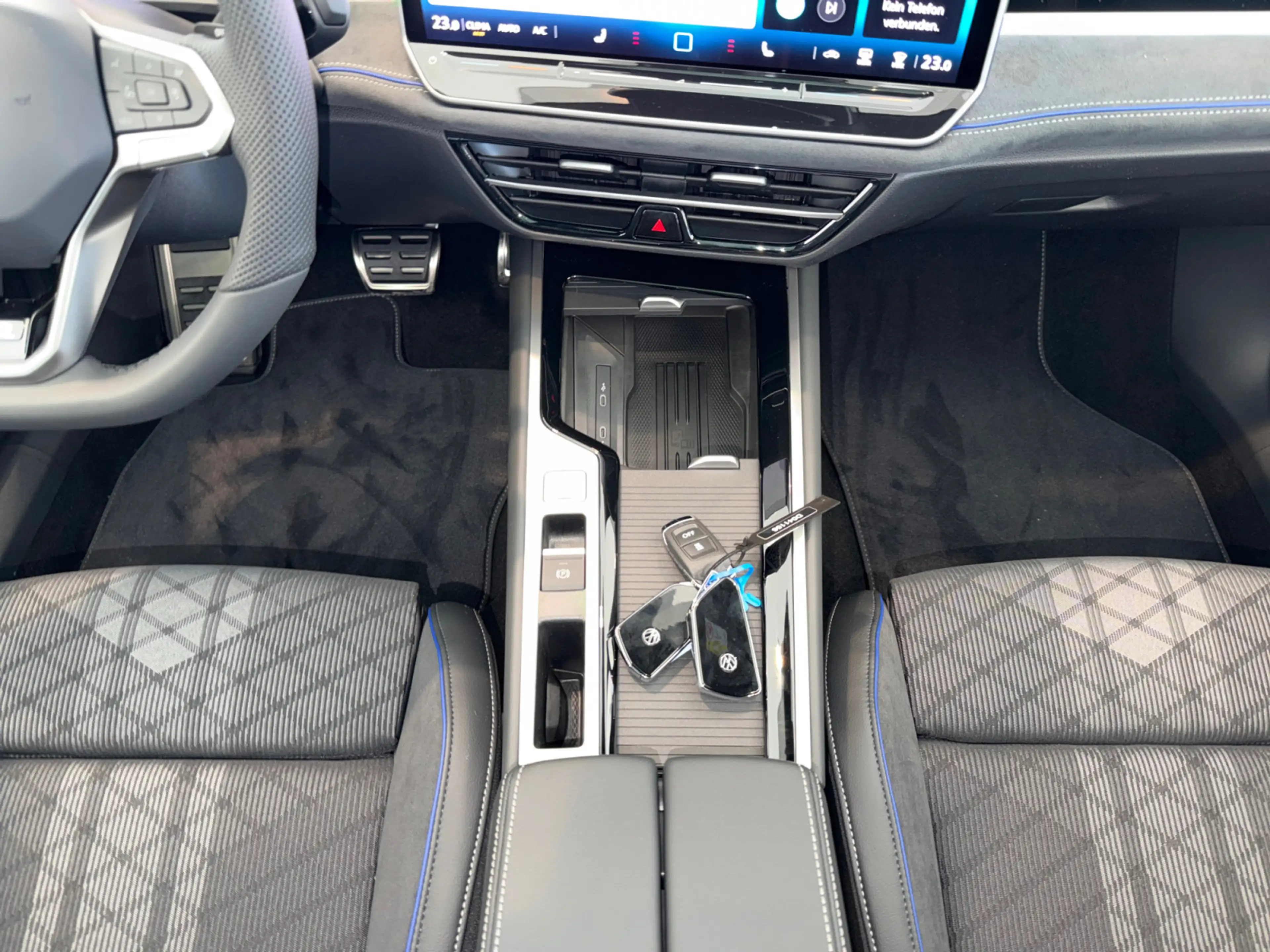Volkswagen Passat Variant Passat R-Line 2,0 l TDI 150PS AHK Pano STH inkl. — photo 8