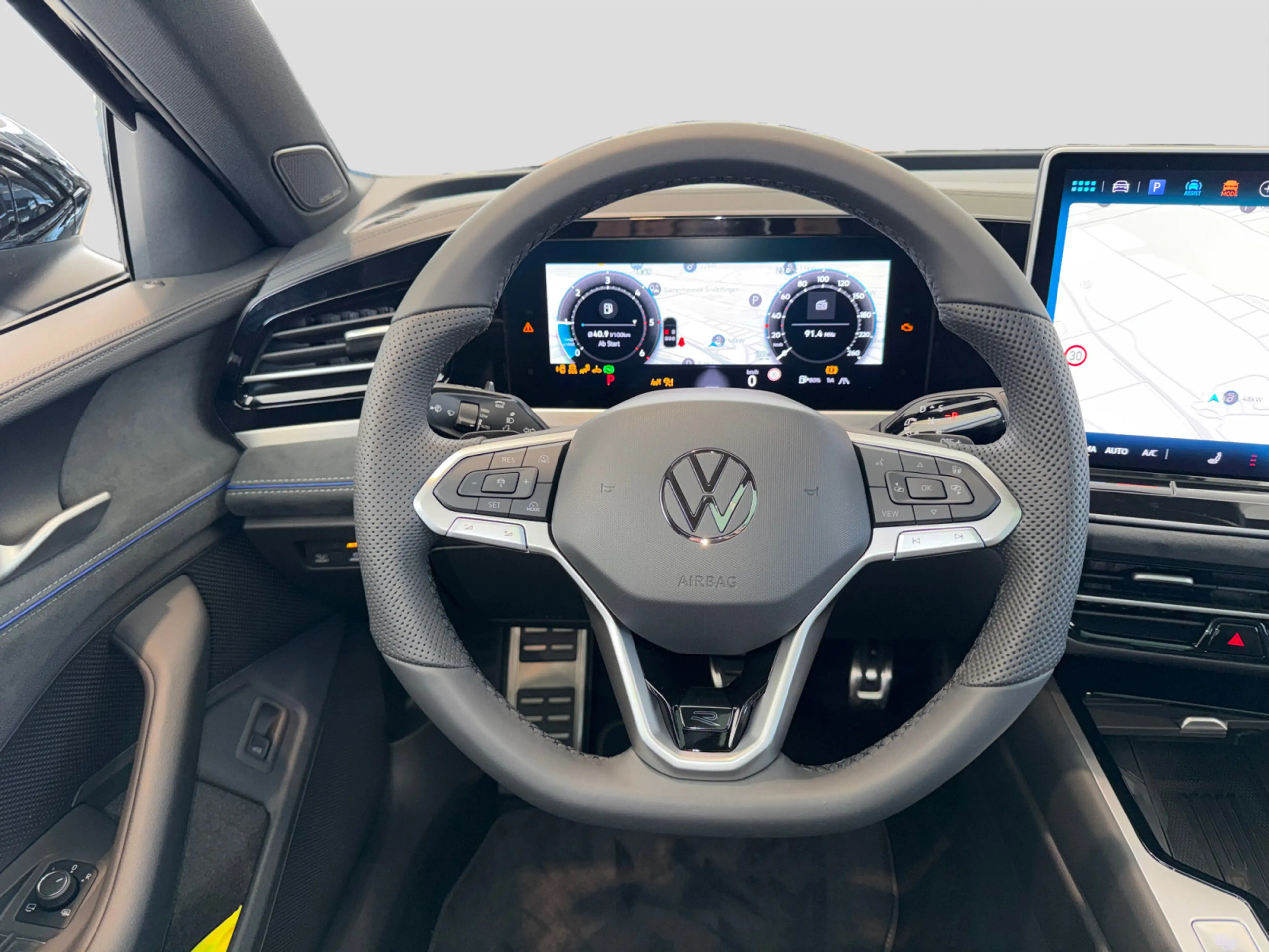 Volkswagen Passat Variant Passat R-Line 2,0 l TDI 150PS AHK Pano STH inkl. — photo 9