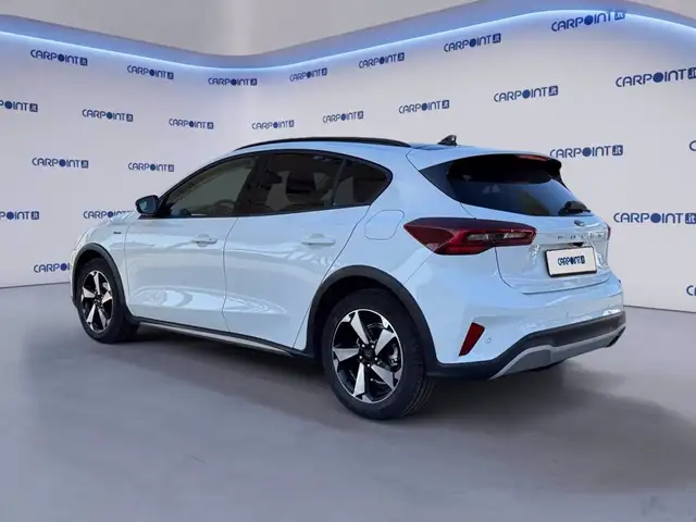 Ford Focus view 3