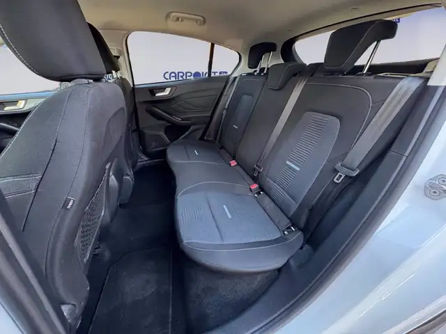 Ford Focus view 13