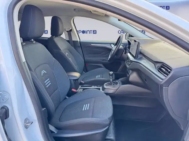 Ford Focus view 15
