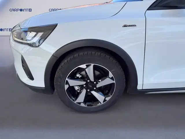 Ford Focus view 14