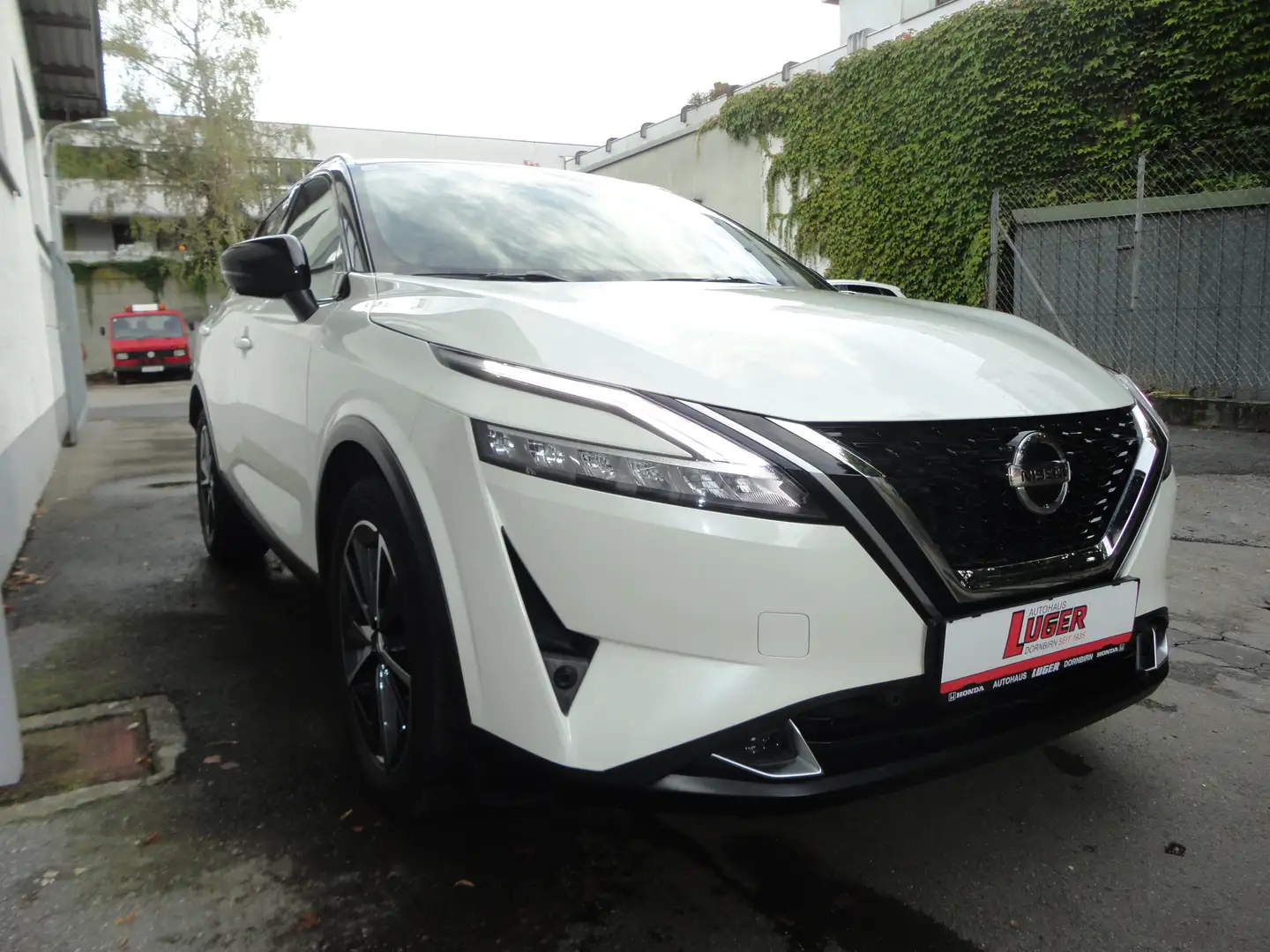 Nissan Qashqai 1,3 DIG-T MHEV Tekna / Design-Paket Blanc - 2