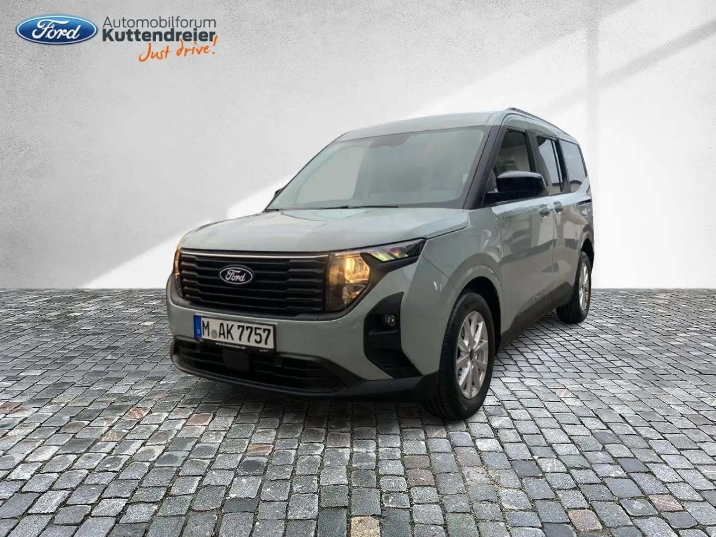 Ford Tourneo Courier 1.0 EcoBoost Titanium FLA AHK Grau - 2
