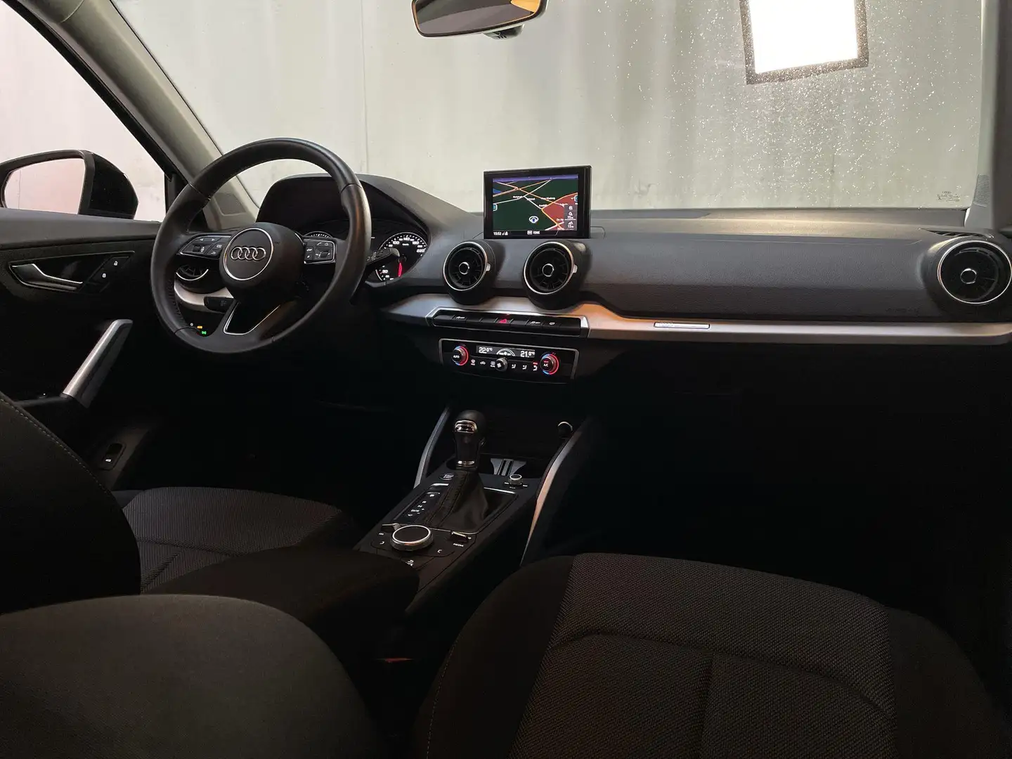 Audi Q2 35 TFSI 150pk S-Tronic Epic Navigatie Climate Cont Noir - 2