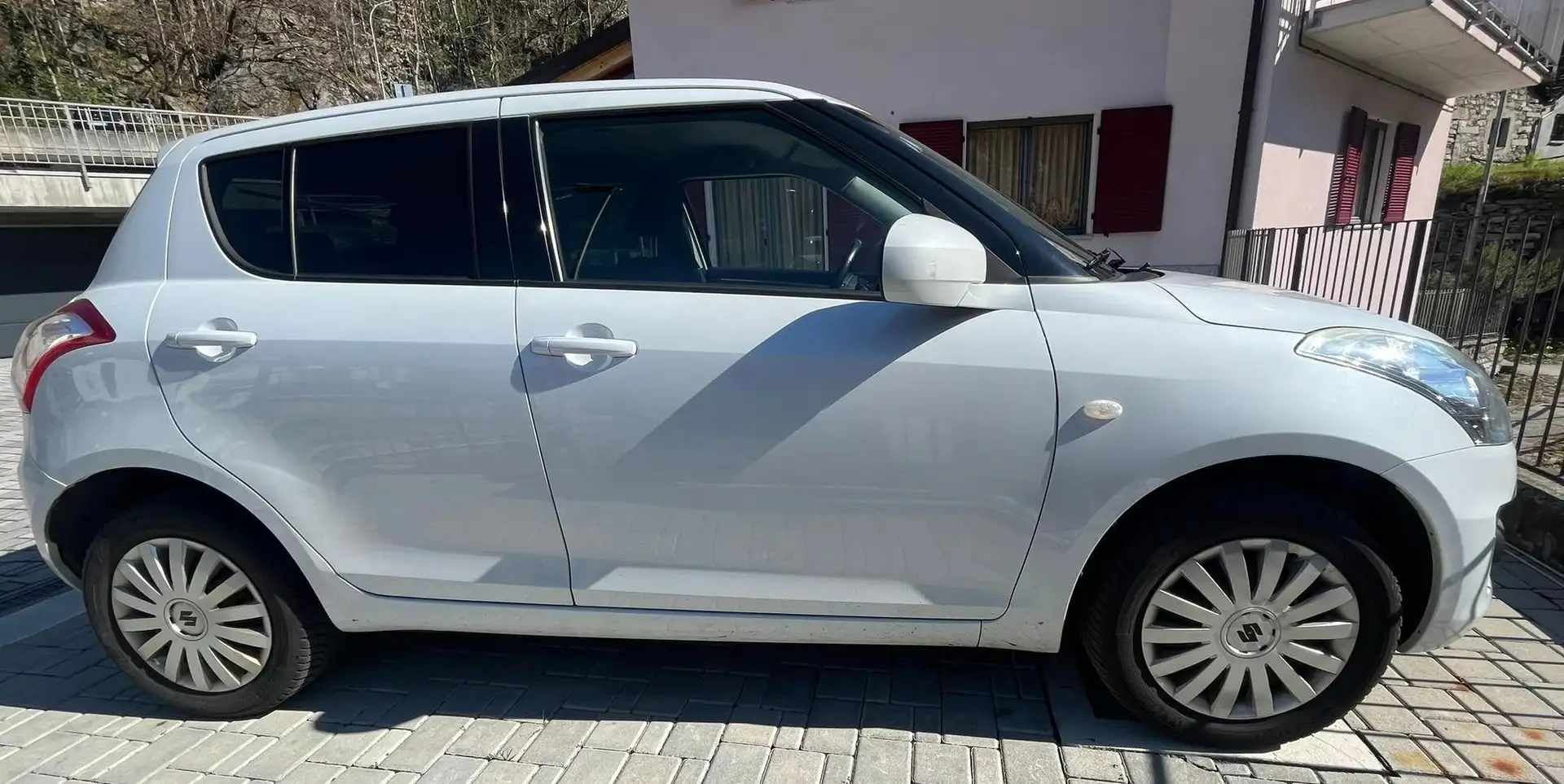 Suzuki Swift B-Cool Bianco - 1