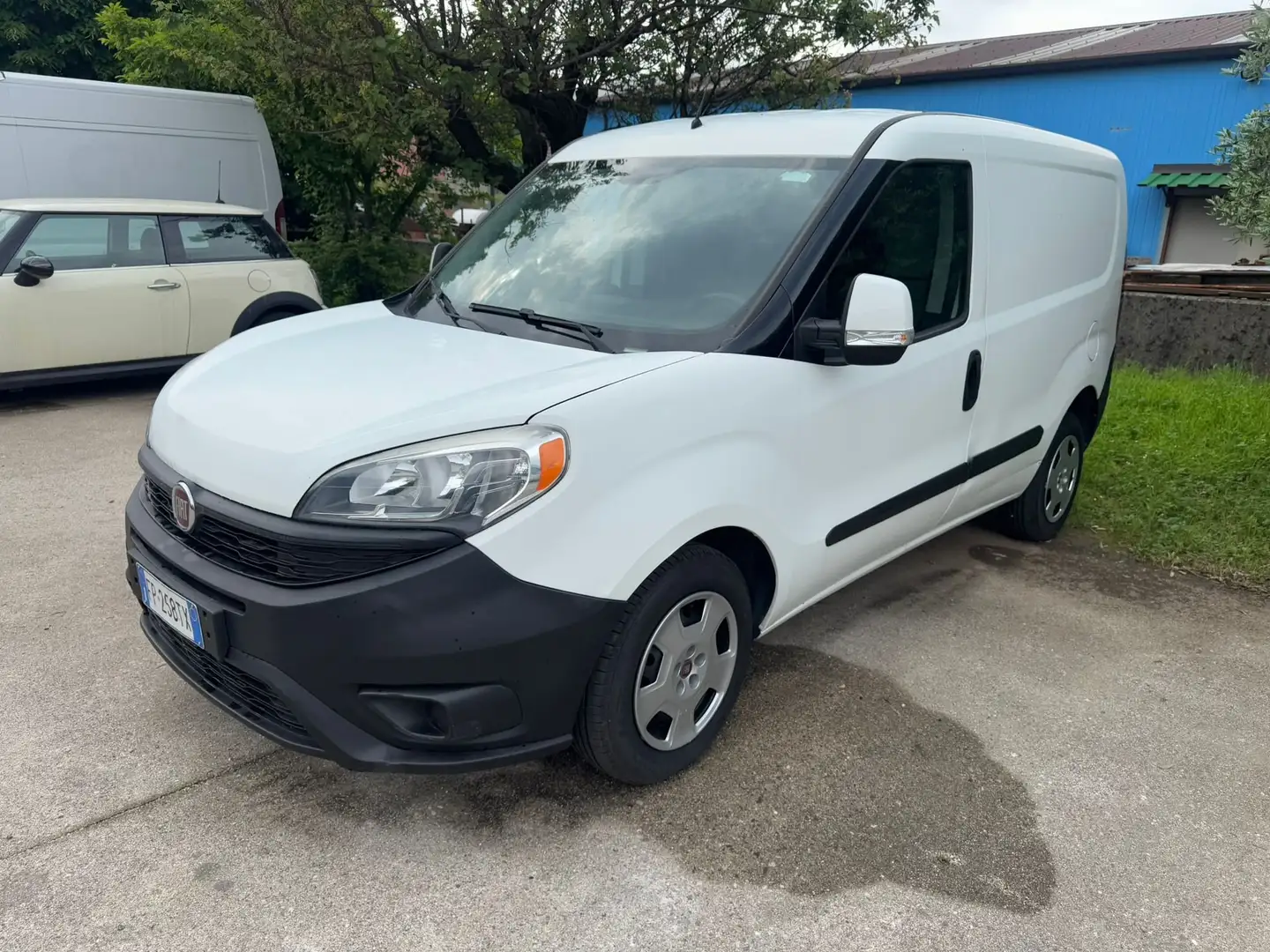 Fiat Doblo 1.6 mjt 16v Easy s Blanc - 1