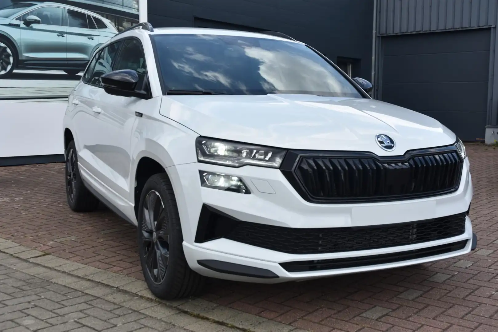 Skoda Karoq 1.5 TSI Sportline*Matrix*Navi*AHK*ACC*uvm. Blanc - 1
