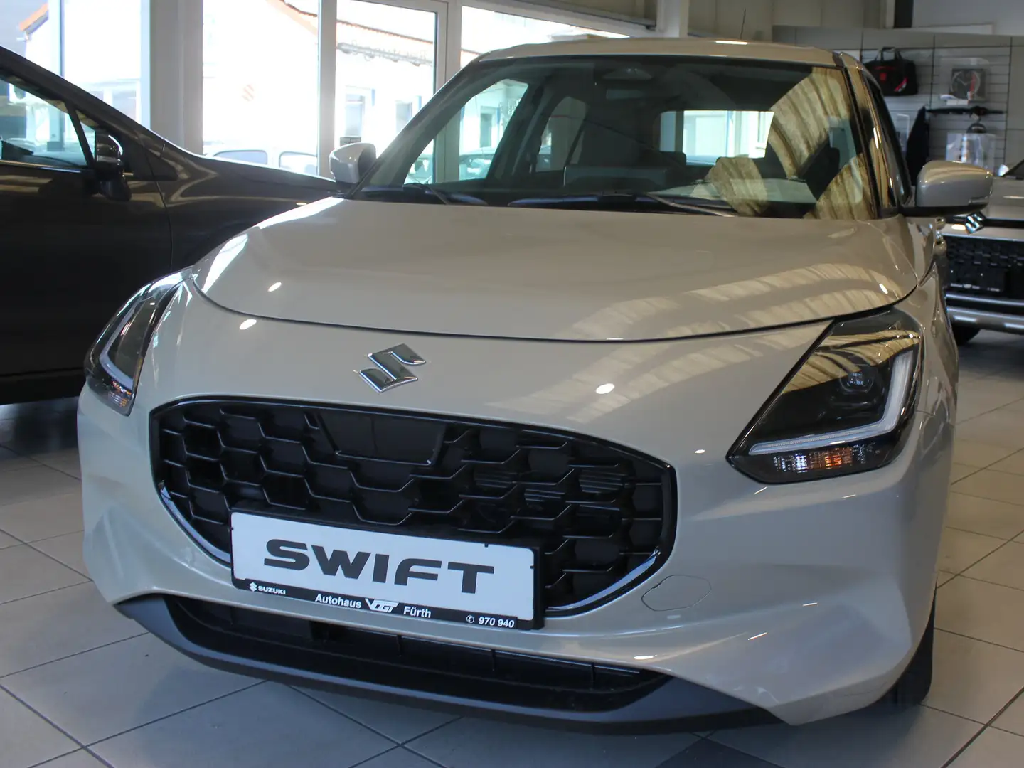 Suzuki Swift 1.2 Hybrid CVT Comfort+ Beige - 1
