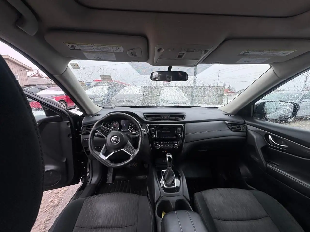 Nissan Rogue снимка Nissan Rogue