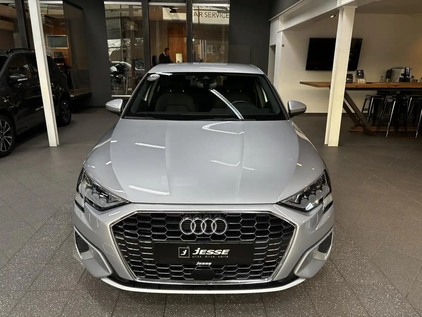 Audi A3 40TFSIe Advanced LED Virtual CarPlay Zilver - 2