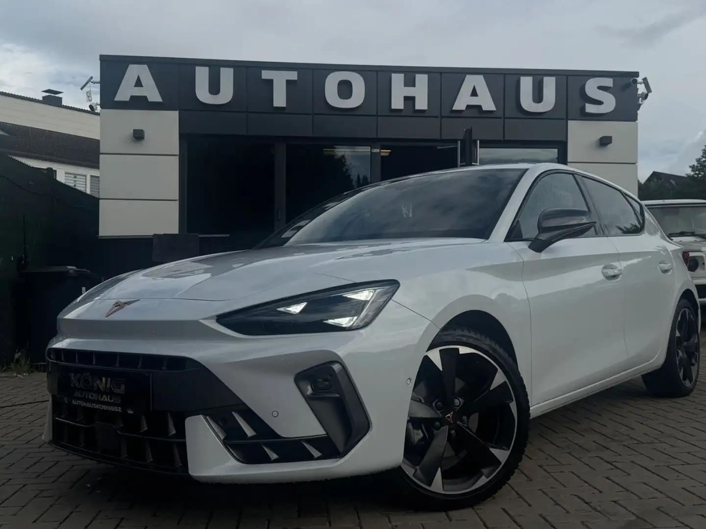 CUPRA Leon 2.0 TDI*DSG*KEYL*RKAM*18"*LED*ACC*NAV*IPA* Weiß - 1