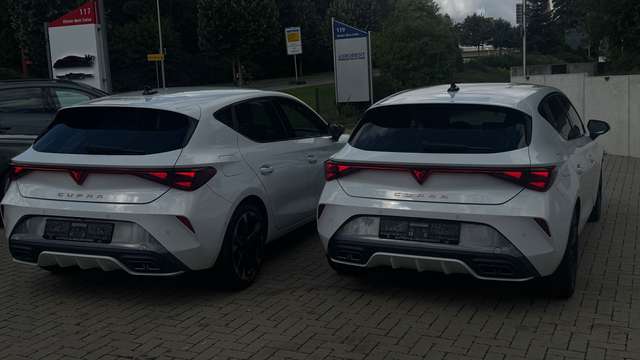 CUPRA Leon 2.0 TDI*DSG*KEYL*RKAM*18"*LED*ACC*NAV*IPA*