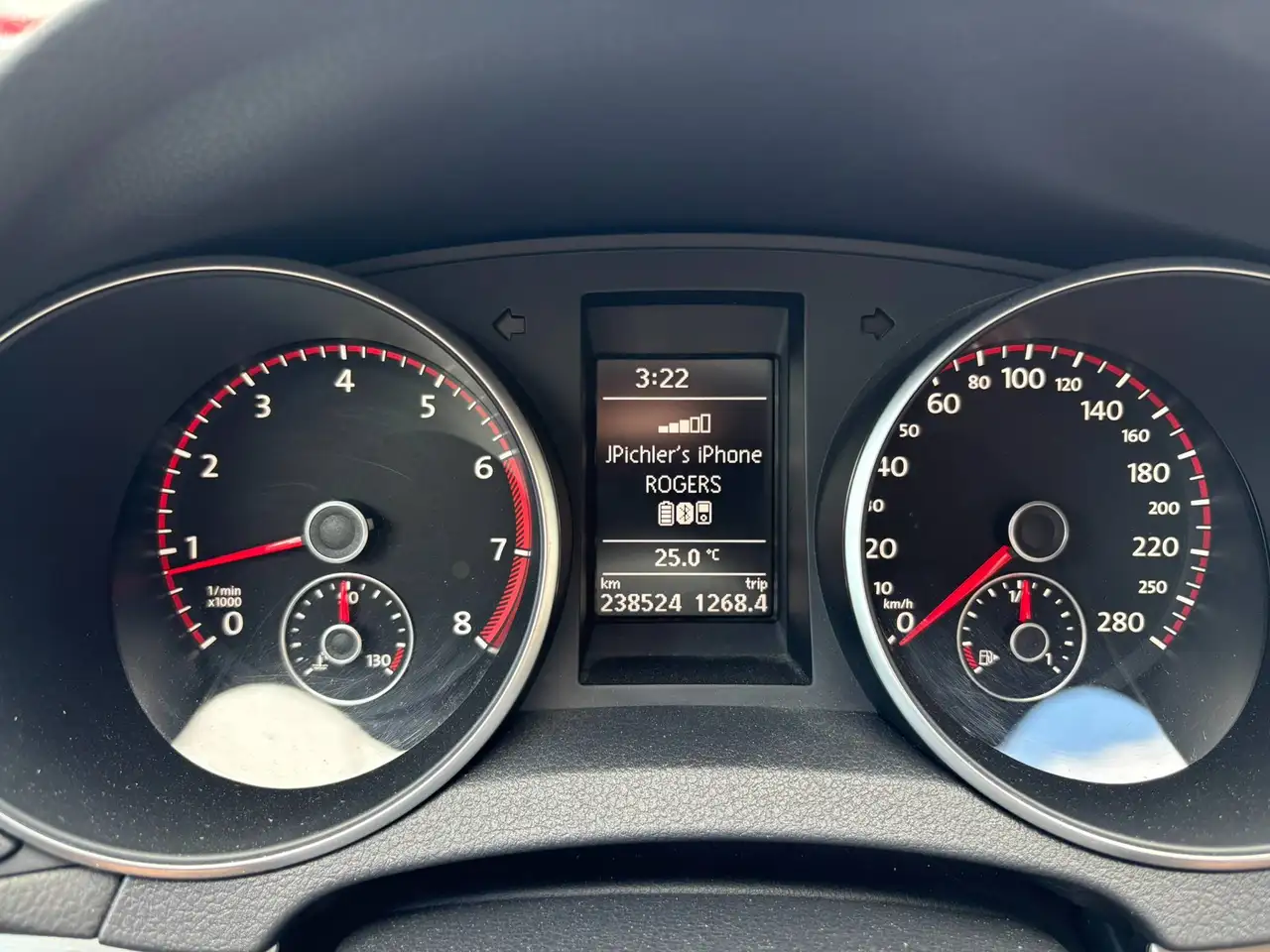 Volkswagen Golf GTI снимка Volkswagen Golf GTI