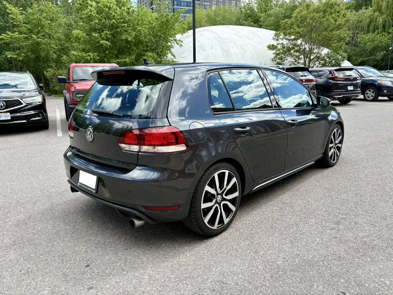 Volkswagen Golf GTI снимка Volkswagen Golf GTI