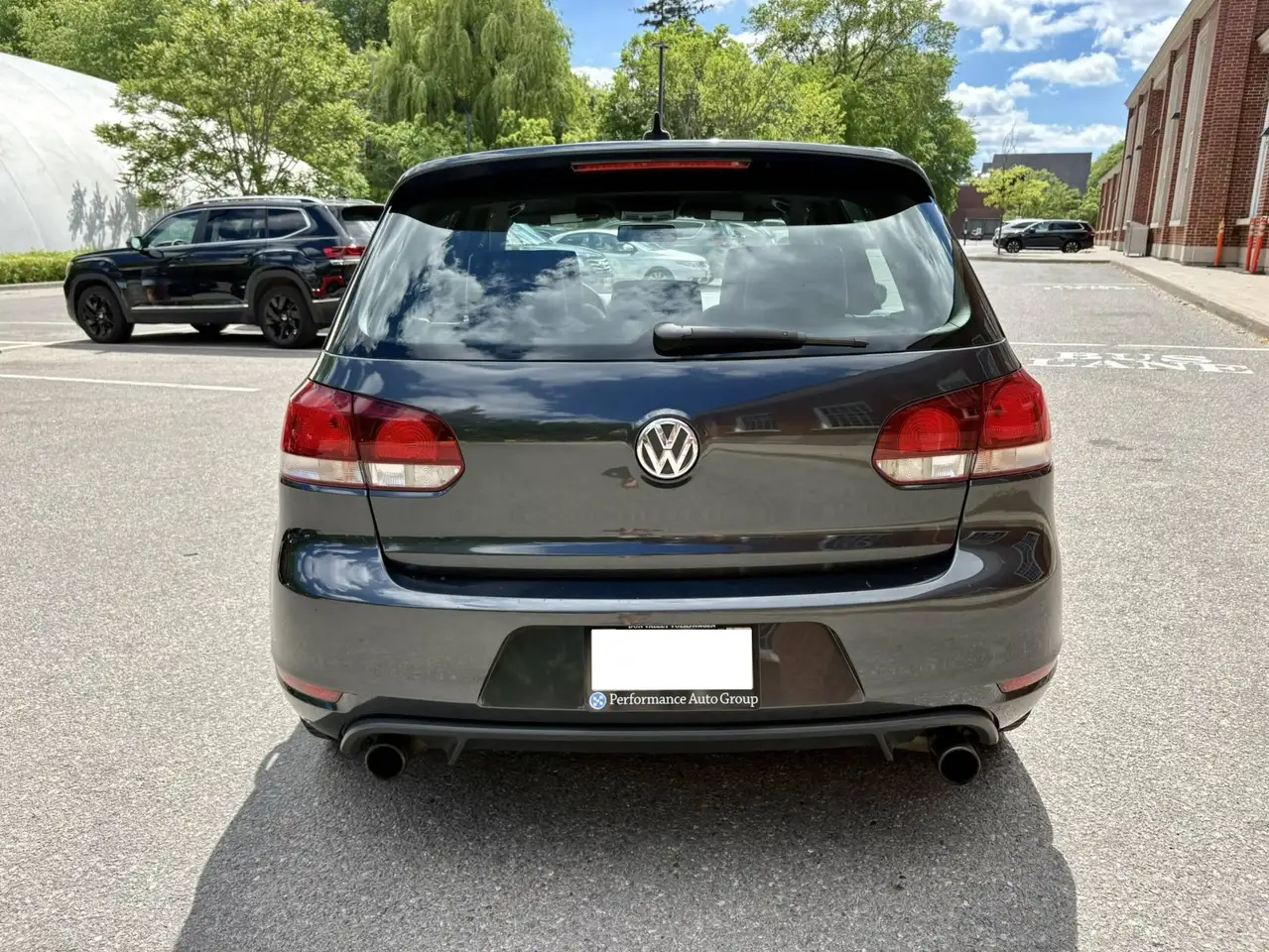 Volkswagen Golf GTI снимка Volkswagen Golf GTI