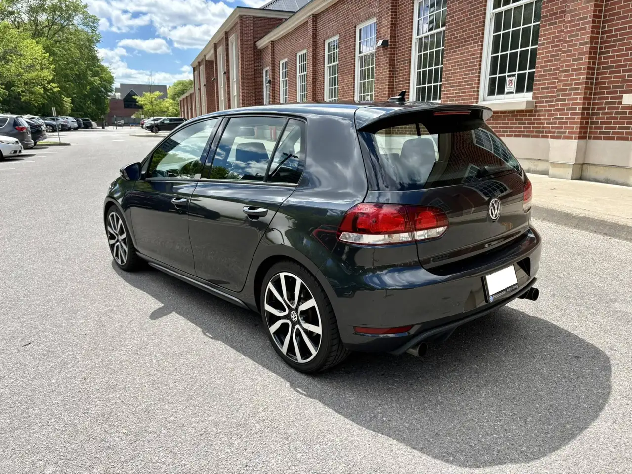Volkswagen Golf GTI снимка Volkswagen Golf GTI