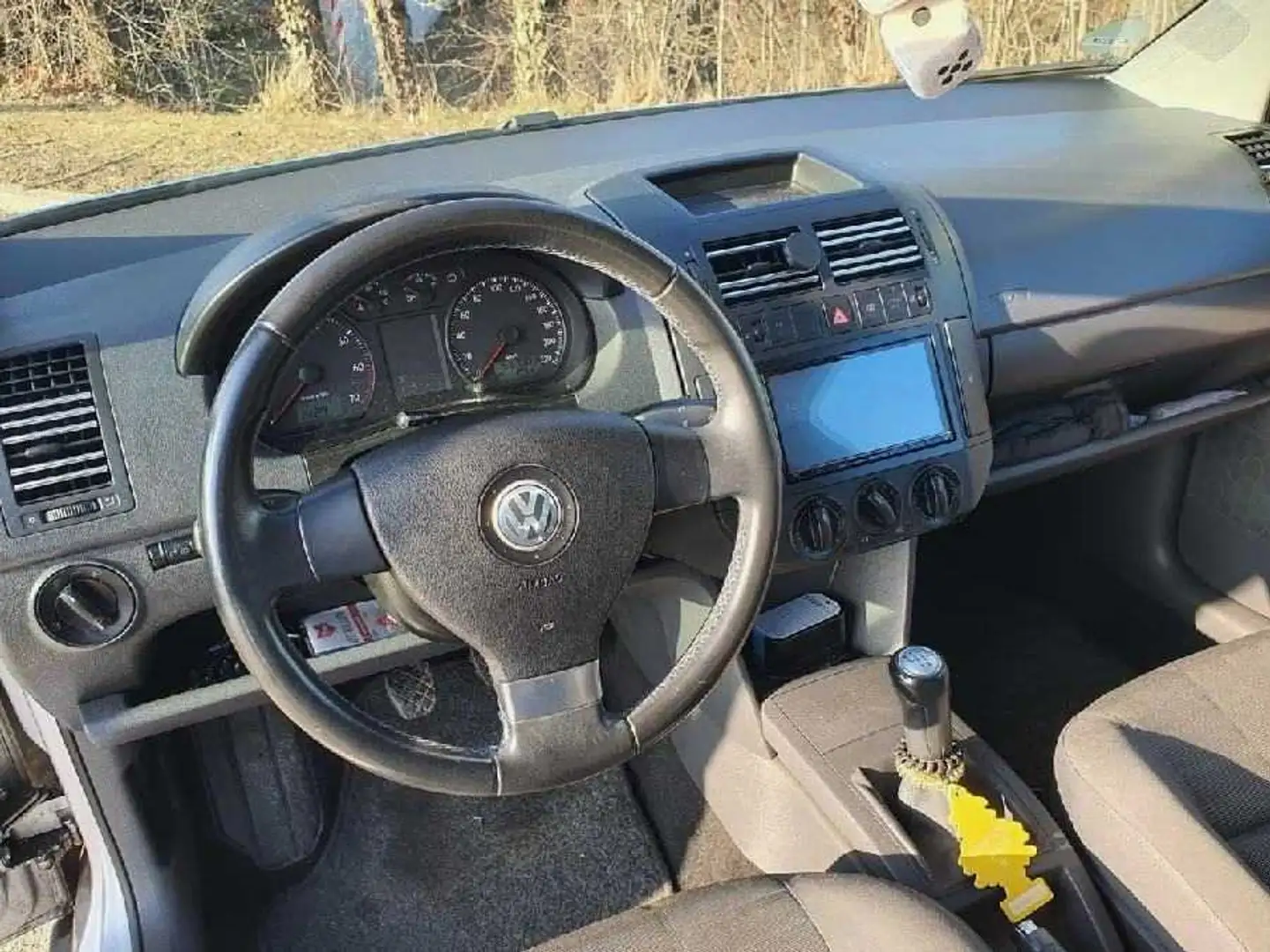 Volkswagen Polo 1.2 44kW Tour Tour Plateado - 2