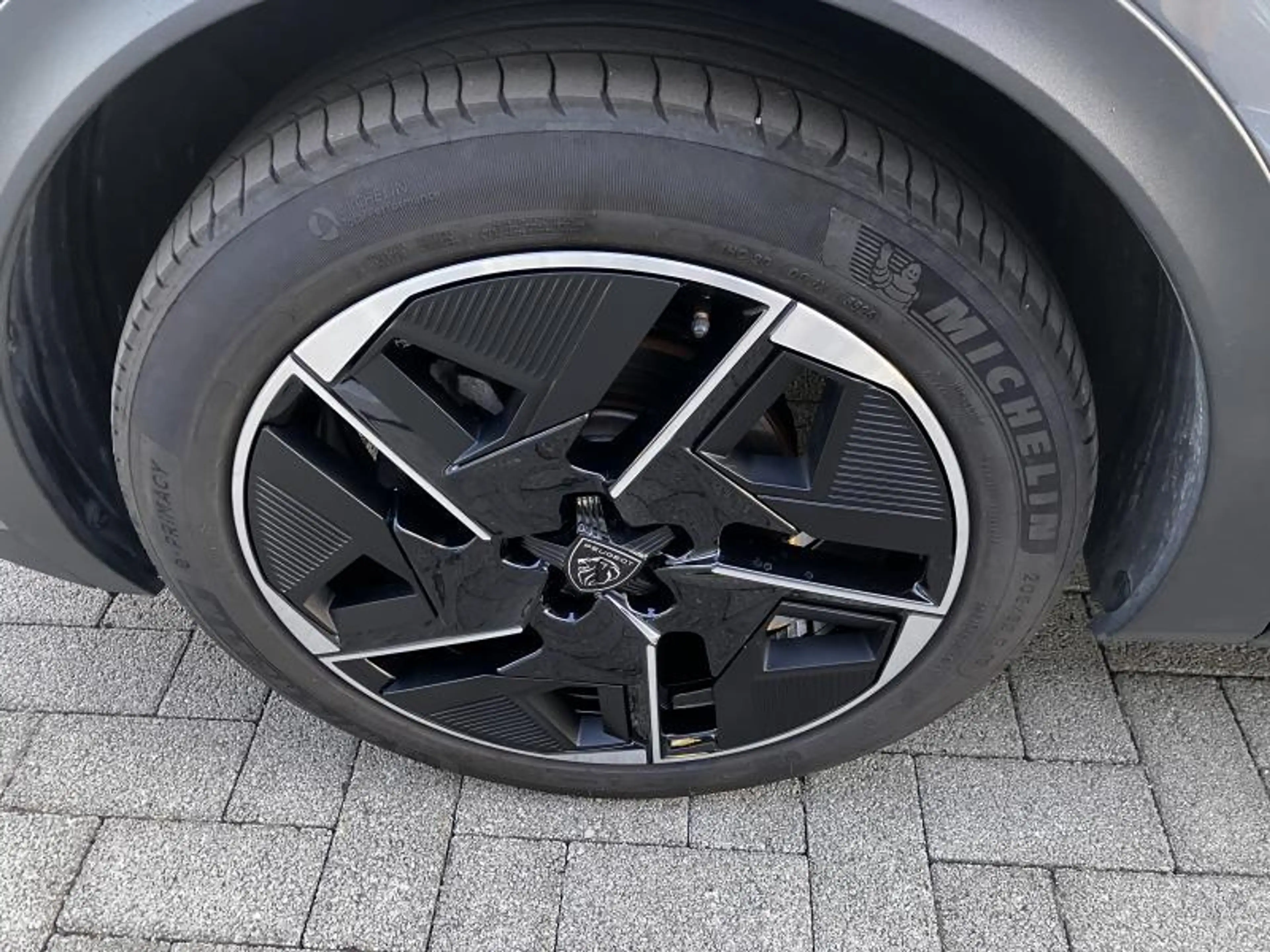Peugeot 408 GT — photo 9