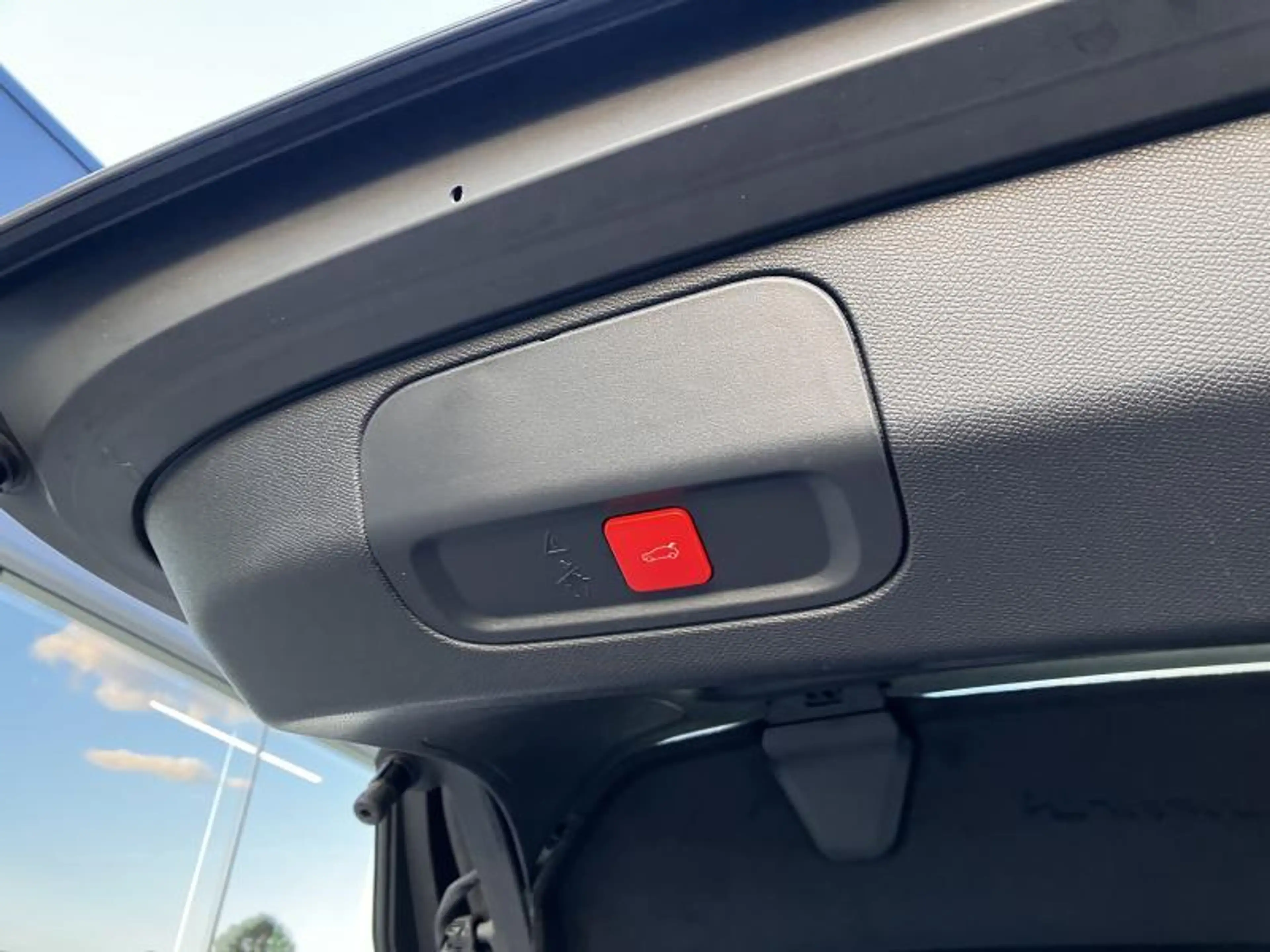 Peugeot 408 GT — photo 13