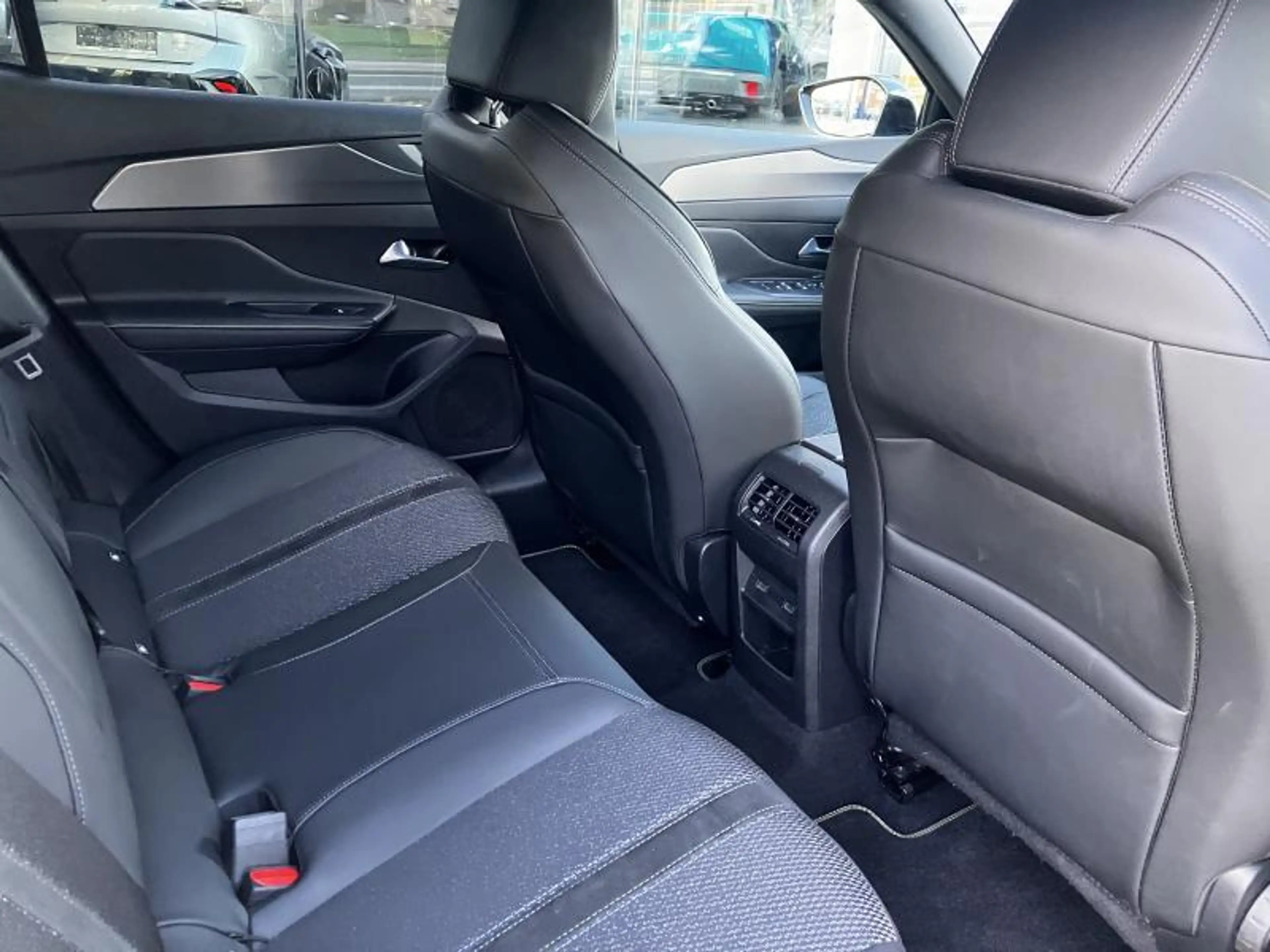 Peugeot 408 GT — photo 11