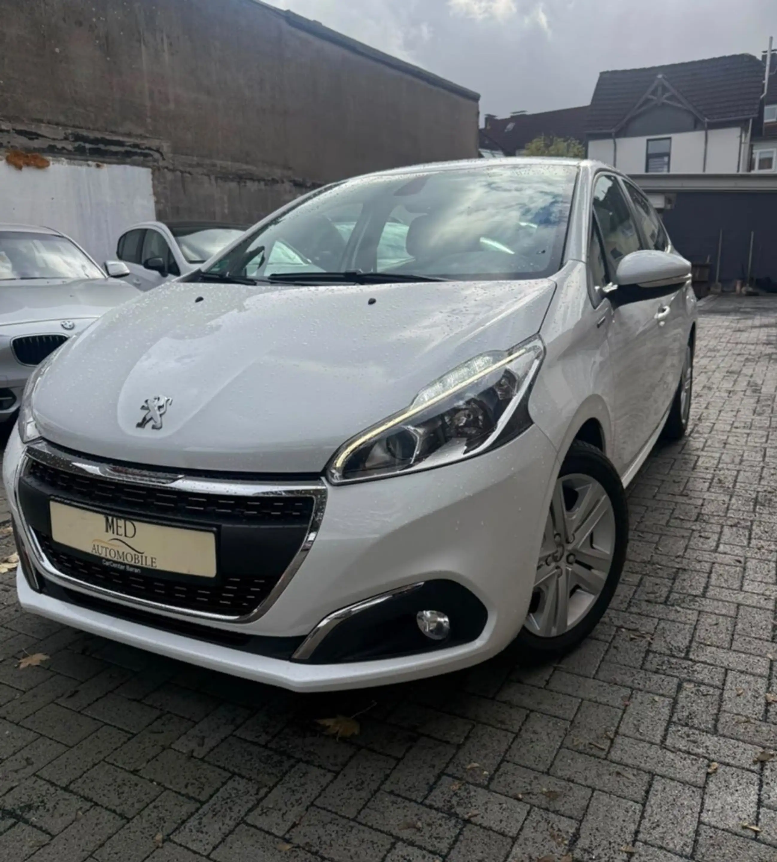 Peugeot 208 Signature