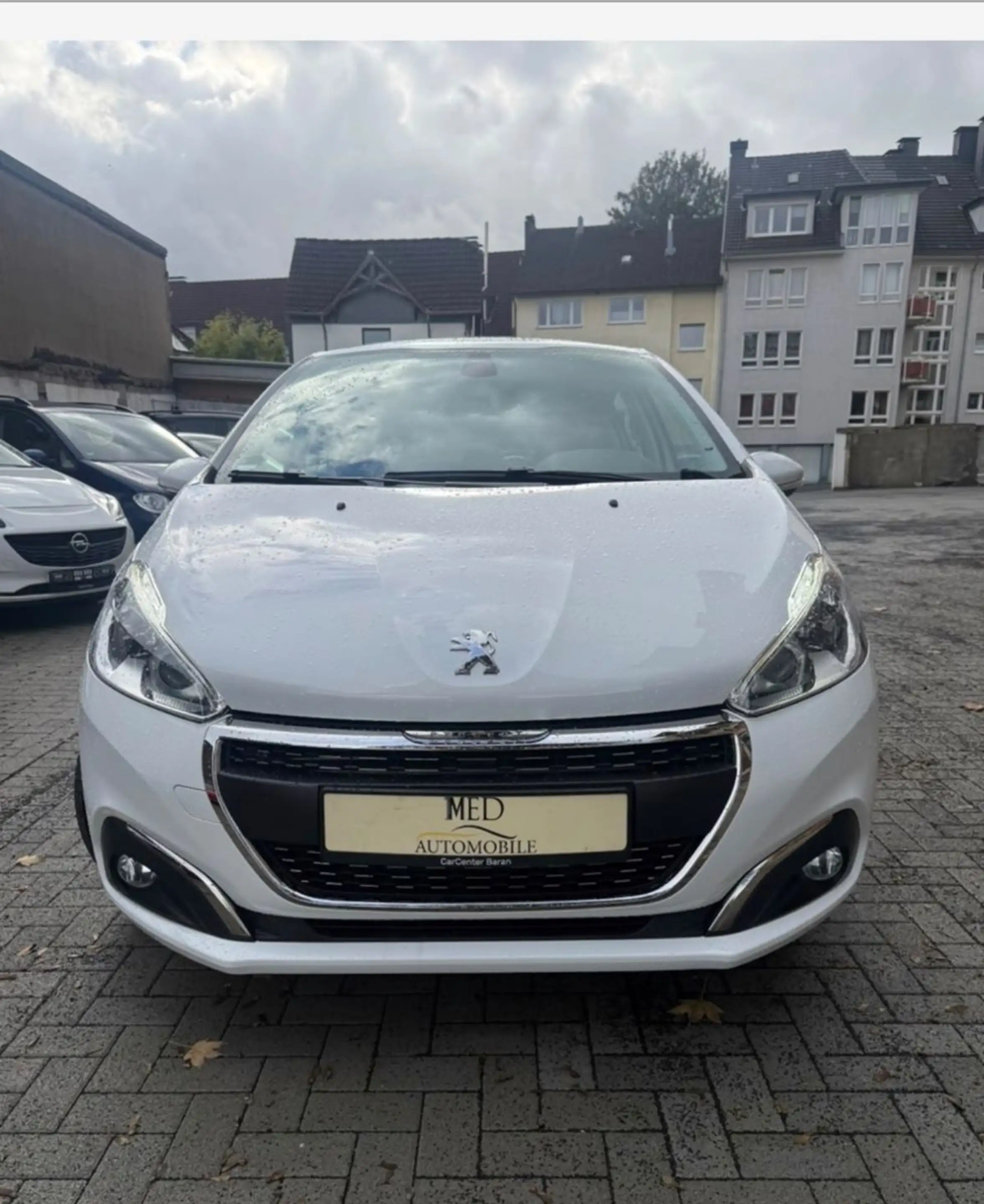 Peugeot 208 Signature — photo 3