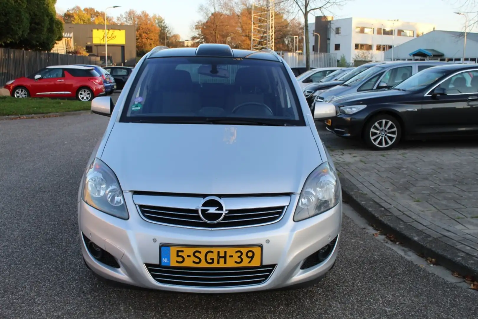 Opel Zafira Opel Zafira 1.8 Cosmo (2011) Gris - 2
