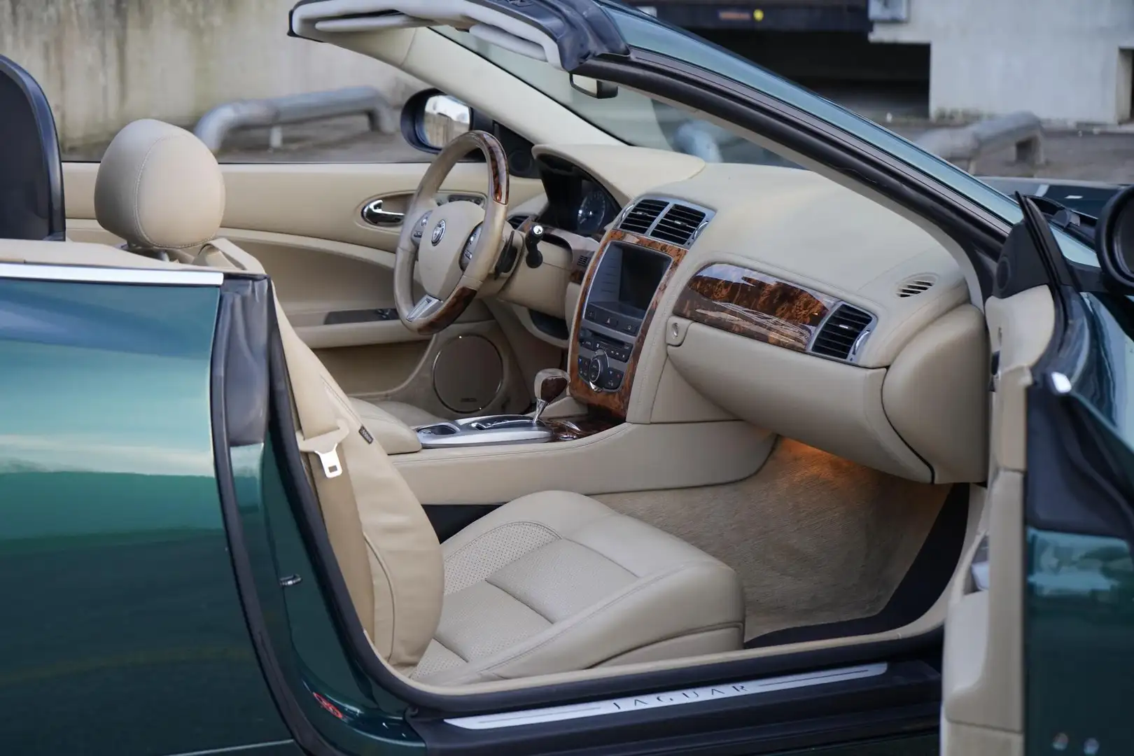 Jaguar XK 4.2 V8 Convertible Vert - 2