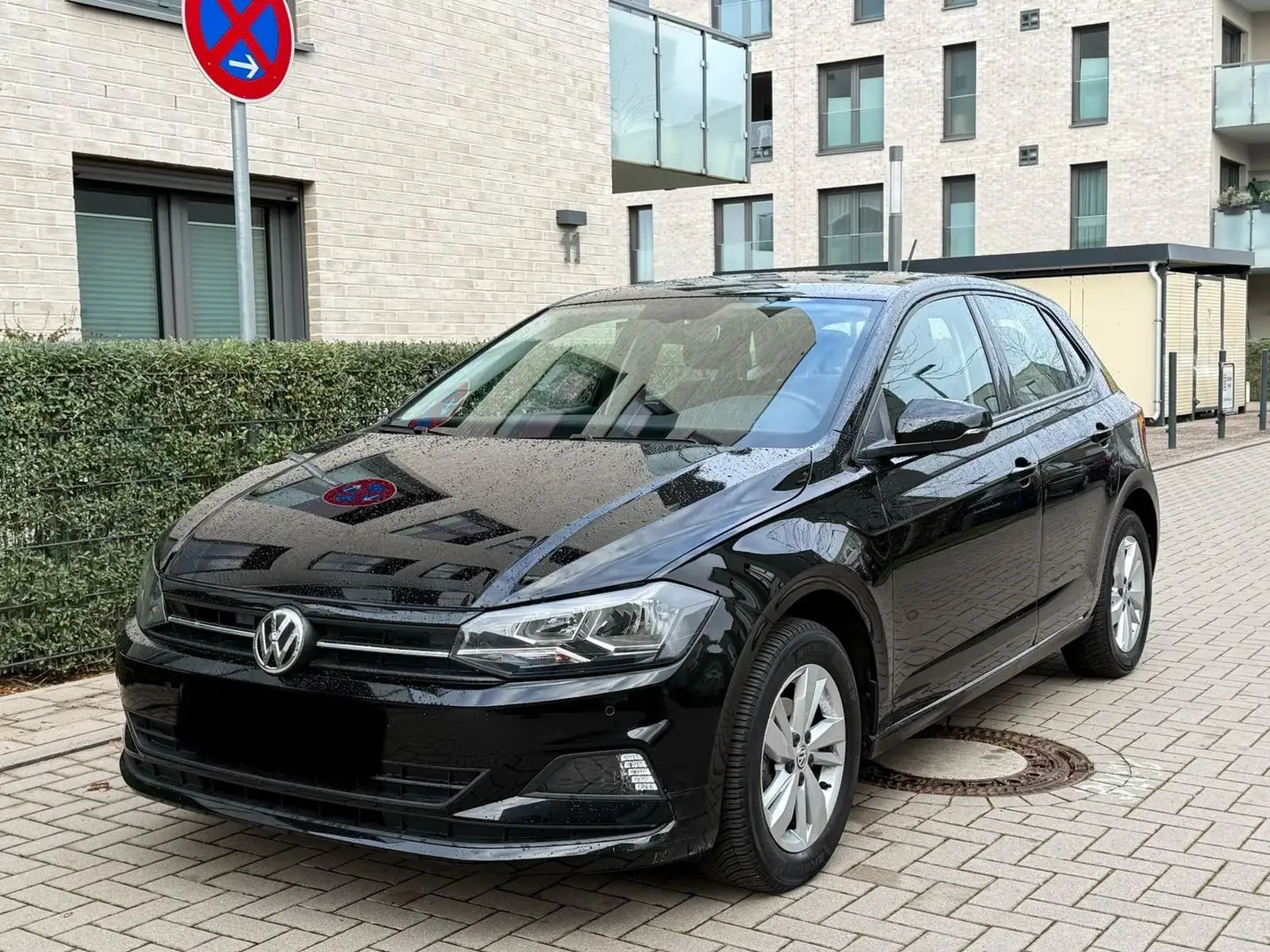 Volkswagen Polo VI Comfortline Zwart - 1