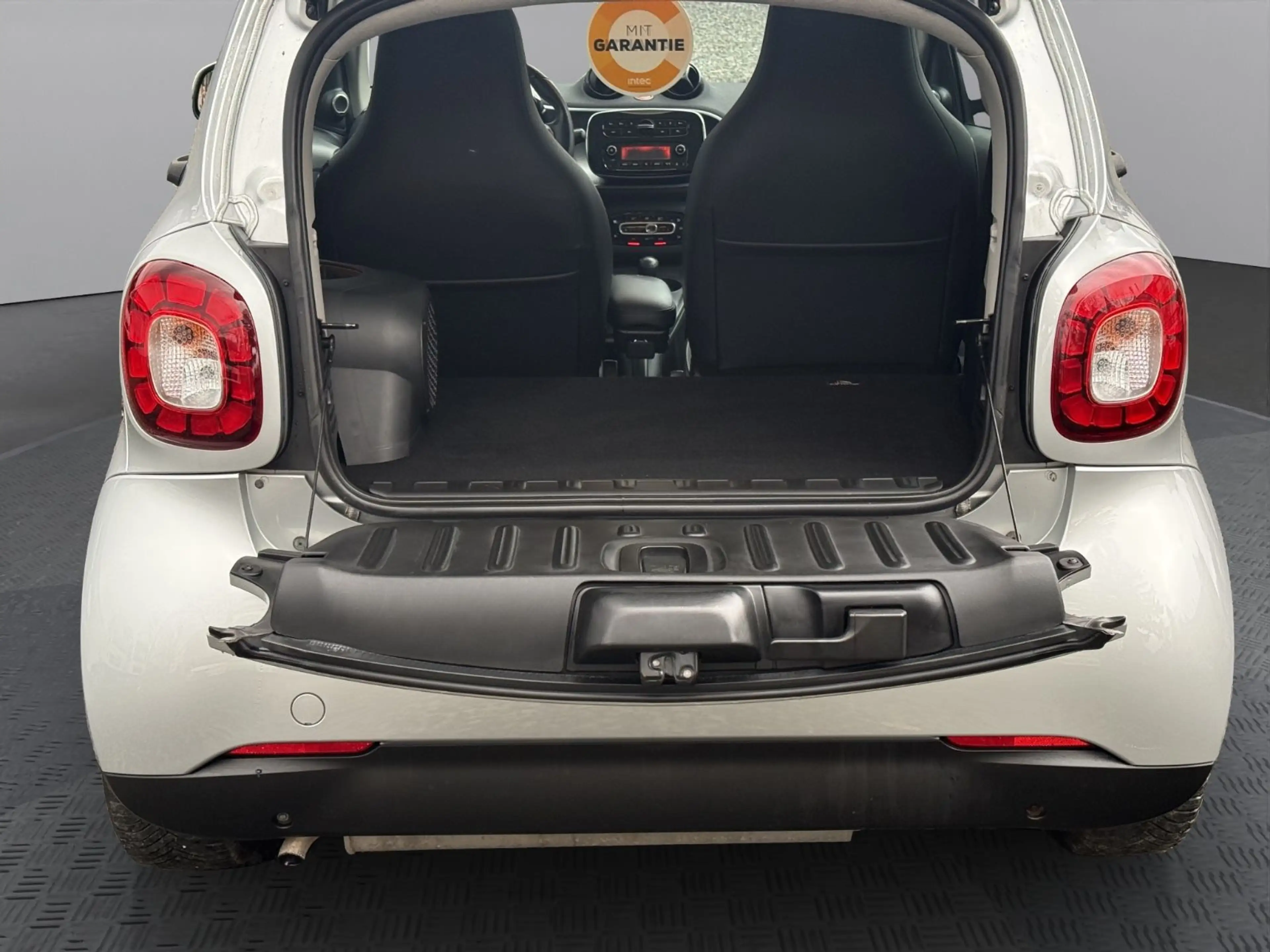 smart forTwo I Leder I JBL Sound I LEDI18 Zoll 4Season — photo 9