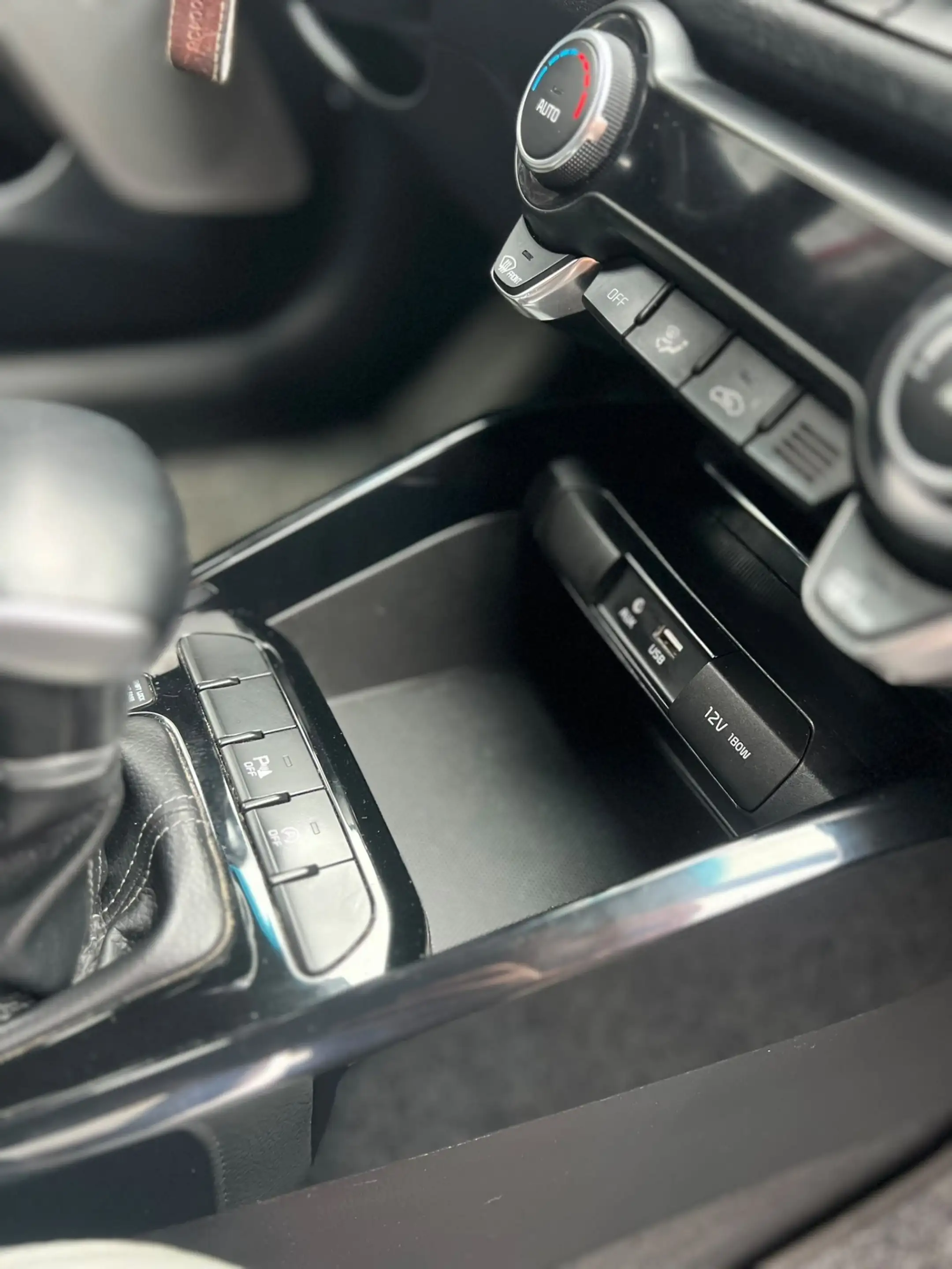 Kia Stonic Stonic 1.0 T Black Edition ISG DCT — photo 12