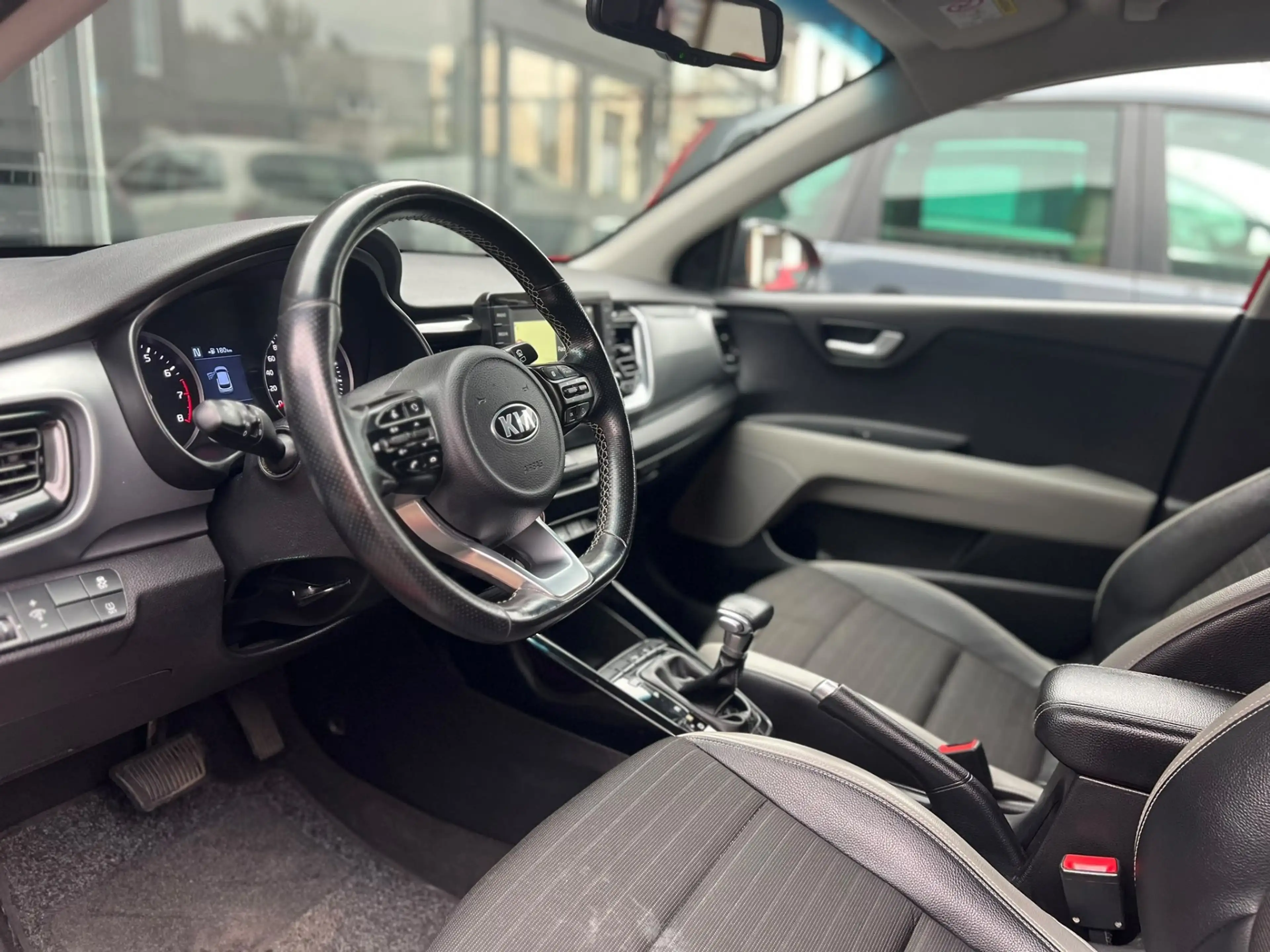 Kia Stonic Stonic 1.0 T Black Edition ISG DCT — photo 11
