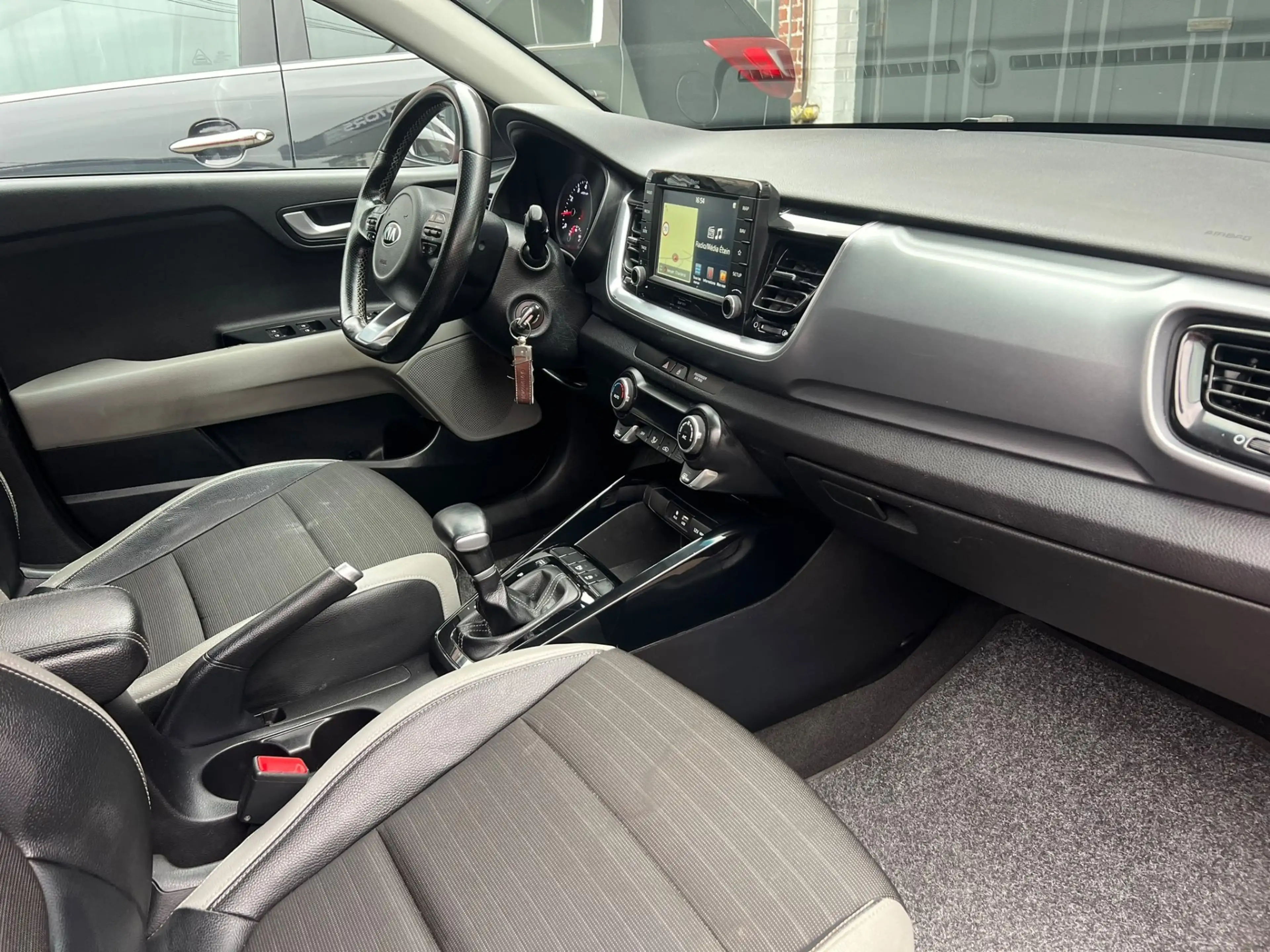 Kia Stonic Stonic 1.0 T Black Edition ISG DCT — photo 10