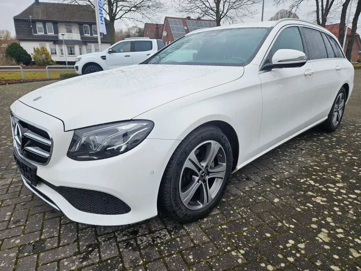Mercedes-Benz E 200 T-Modell E 200d AHK LED KAM WIDESCREEN MULTIBEAM Weiß - 1