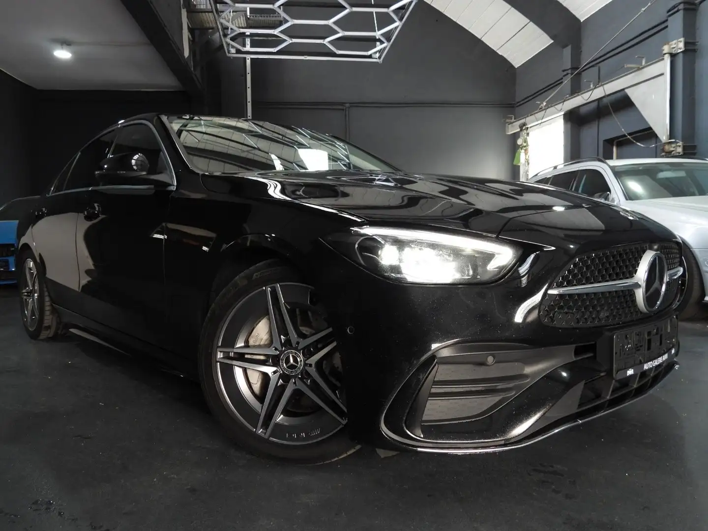 Mercedes-Benz C 220 D AMG-LINE Schwarz - 2