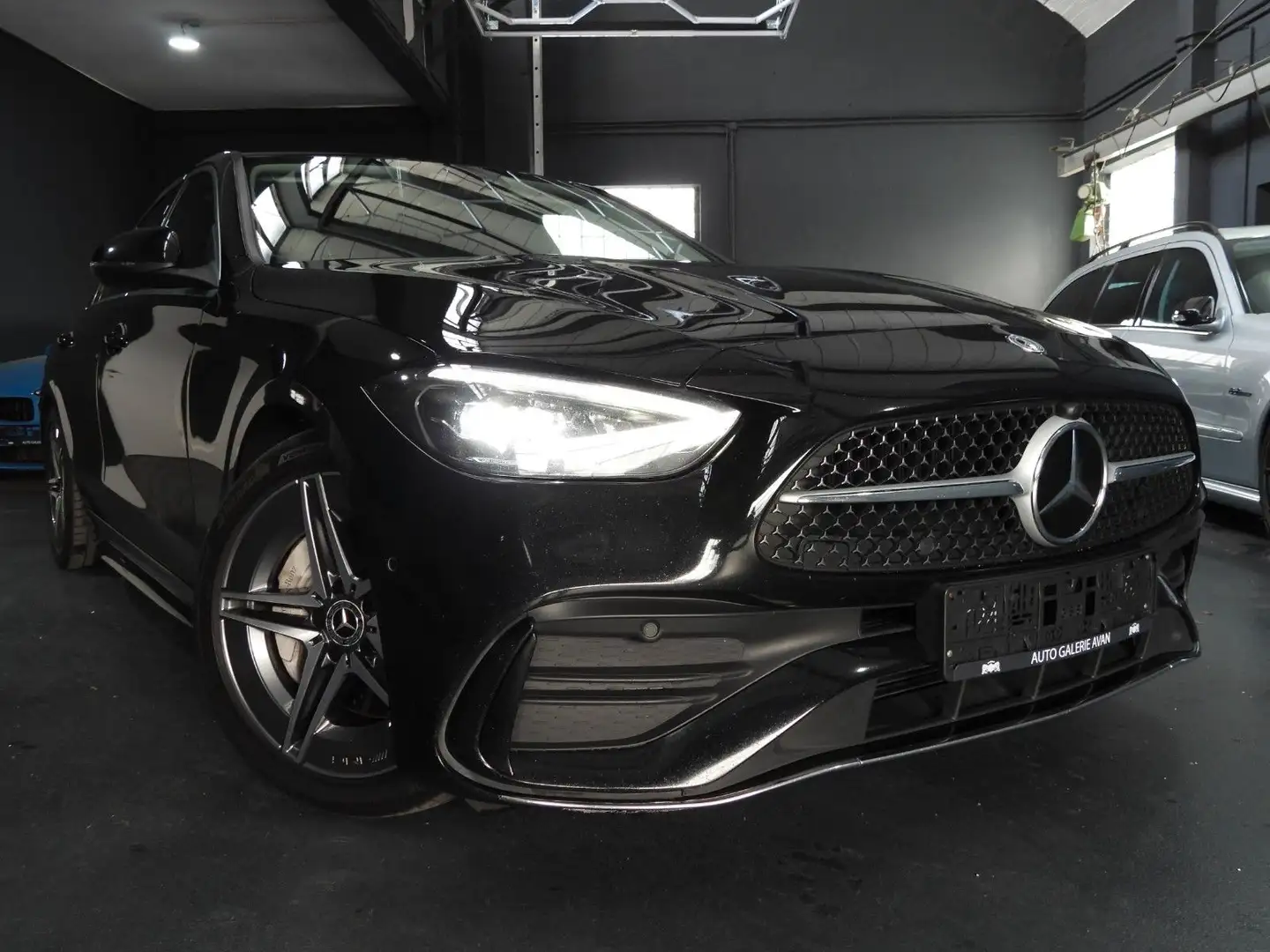 Mercedes-Benz C 220 D AMG-LINE Schwarz - 1