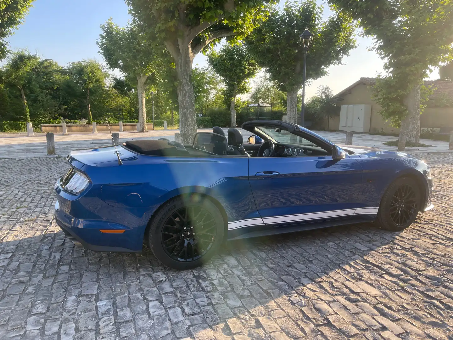 Ford Mustang Mustang Convertible V8 5.0 BVA10 GT Bleu - 2