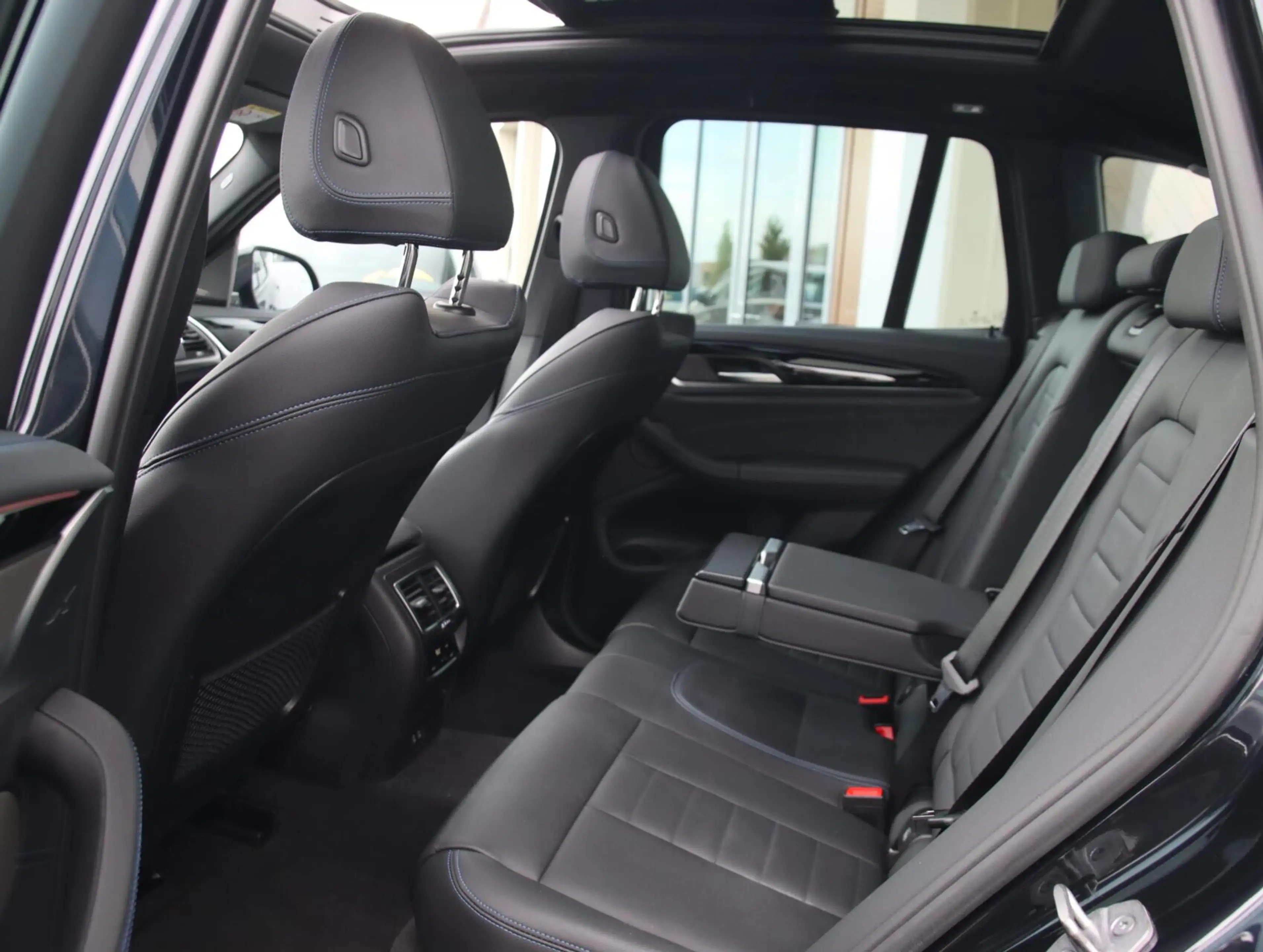 BMW iX3 High Executive 80 kWh | SOH 94% | Panoramadak | — photo 7