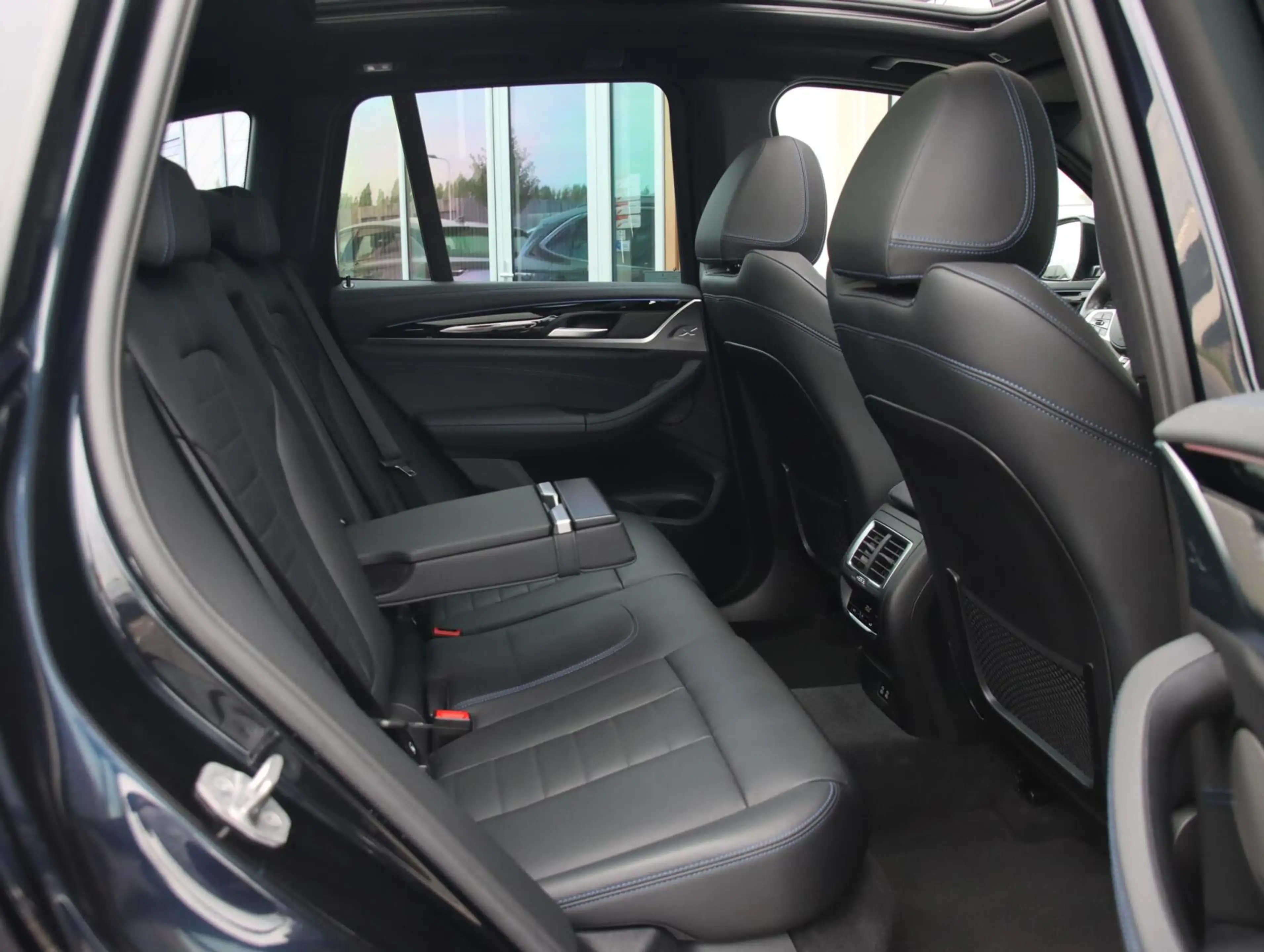 BMW iX3 High Executive 80 kWh | SOH 94% | Panoramadak | — photo 35