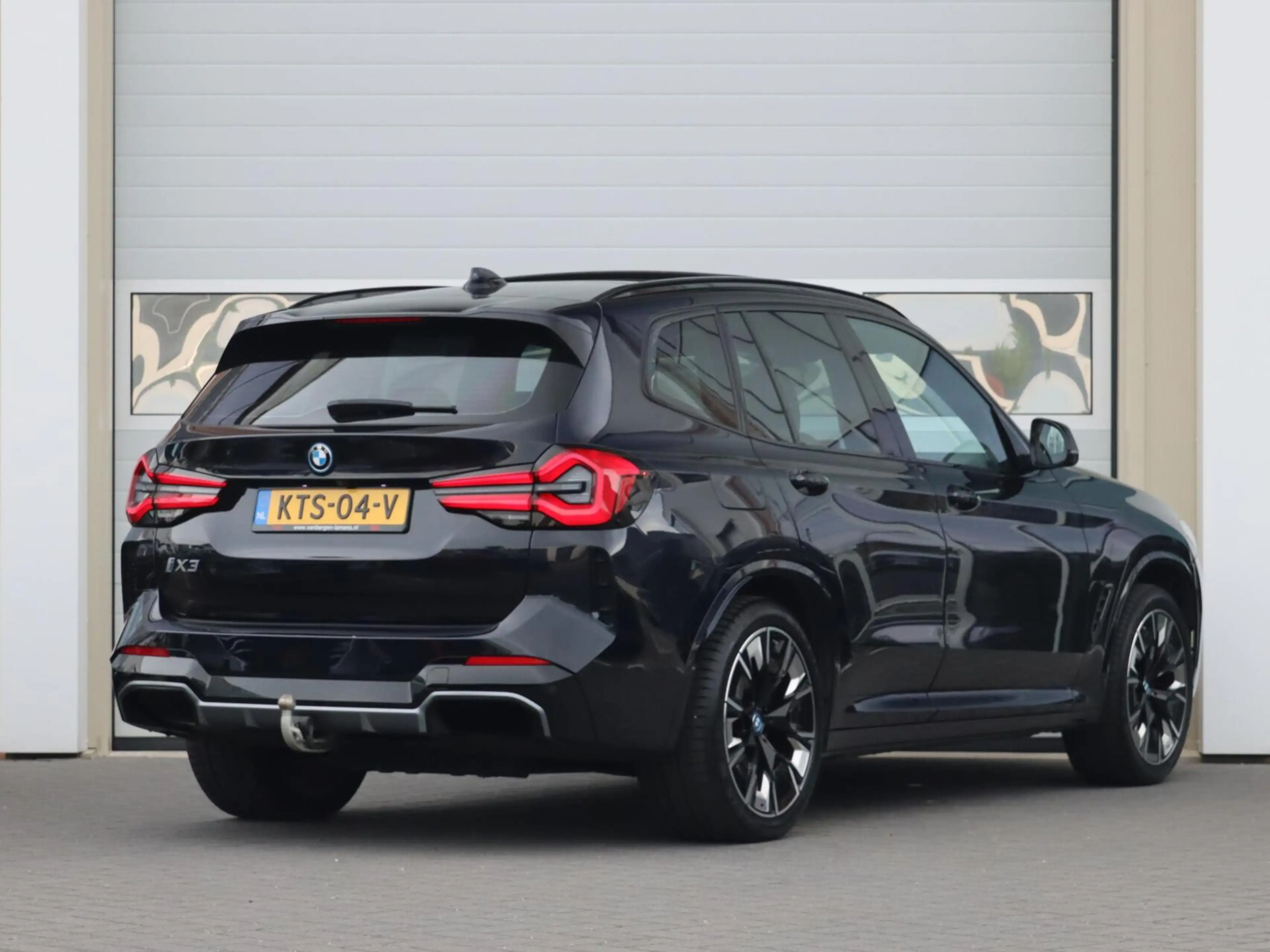BMW iX3 High Executive 80 kWh | SOH 94% | Panoramadak | — photo 31