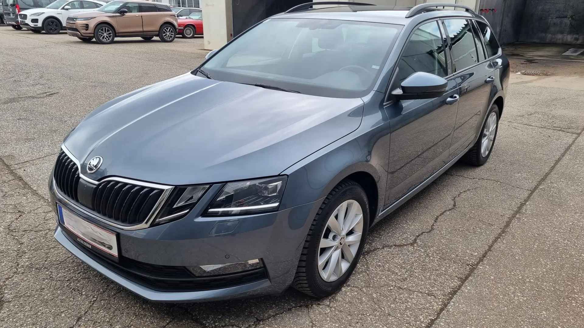 Skoda Octavia Octavia Combi 1,0 TSI Ambition Limited Ambition Limited Grau - 1