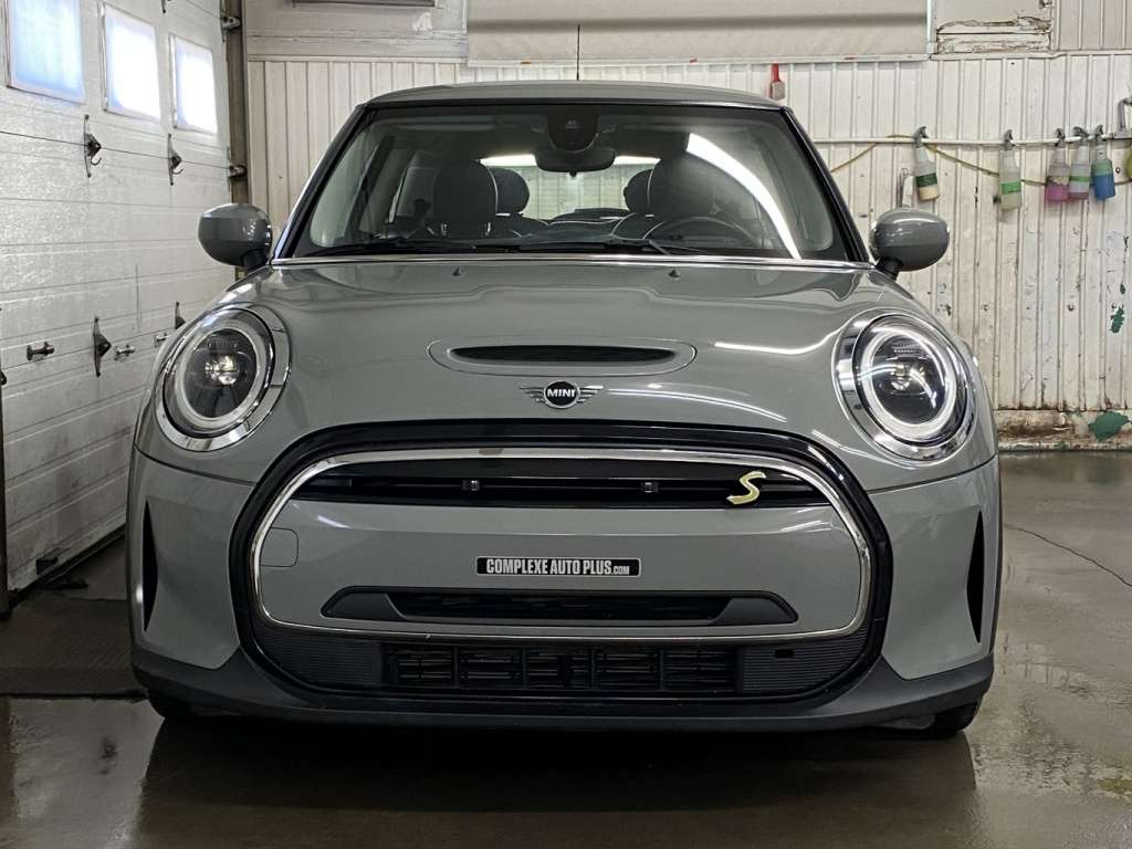 2022 MINI 3 Door