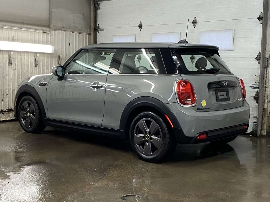 2022 MINI 3 Door