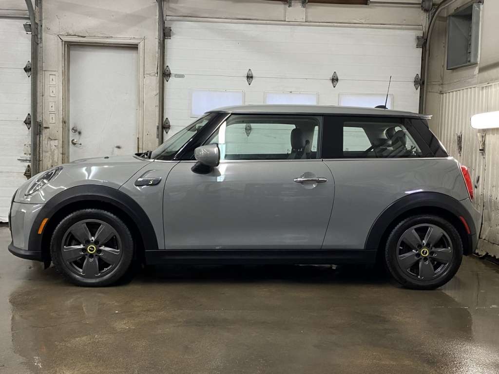 2022 MINI 3 Door