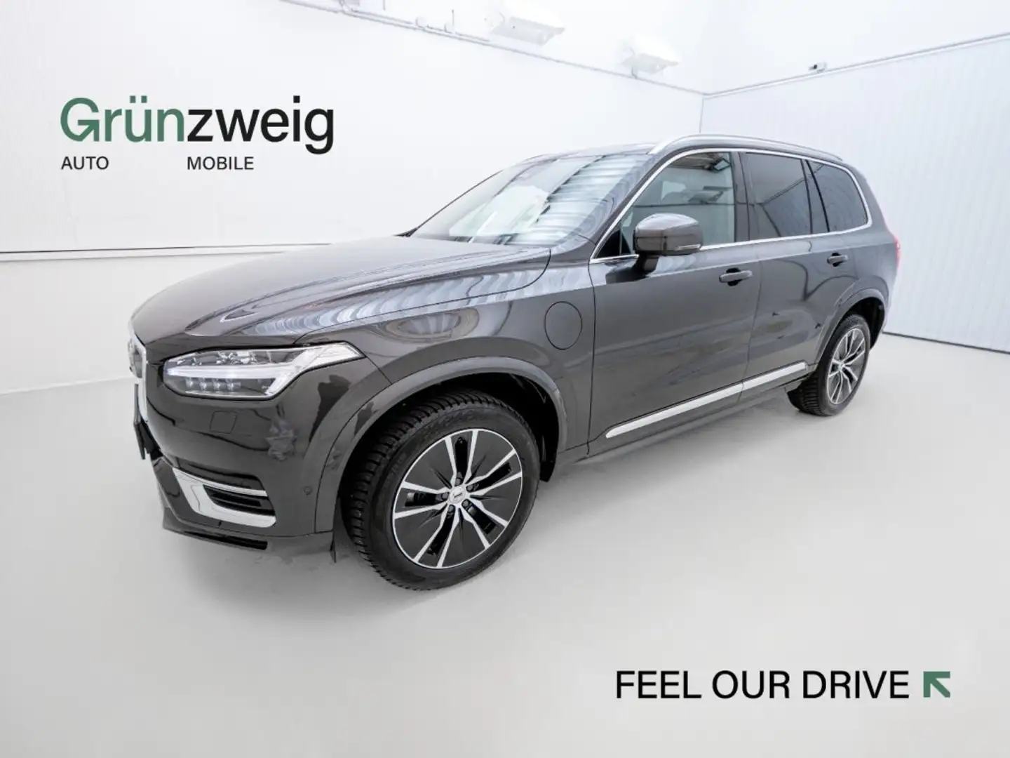 Volvo XC90 Plus, T8 AWD Plug-in Hybrid, Elektrisch/Benzin, Br Сірий - 1