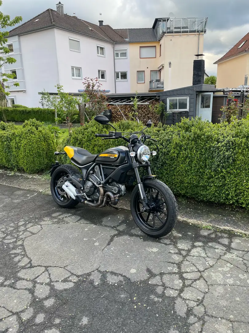 Ducati Scrambler 800 „Full Throttle“ Schwarz - 1